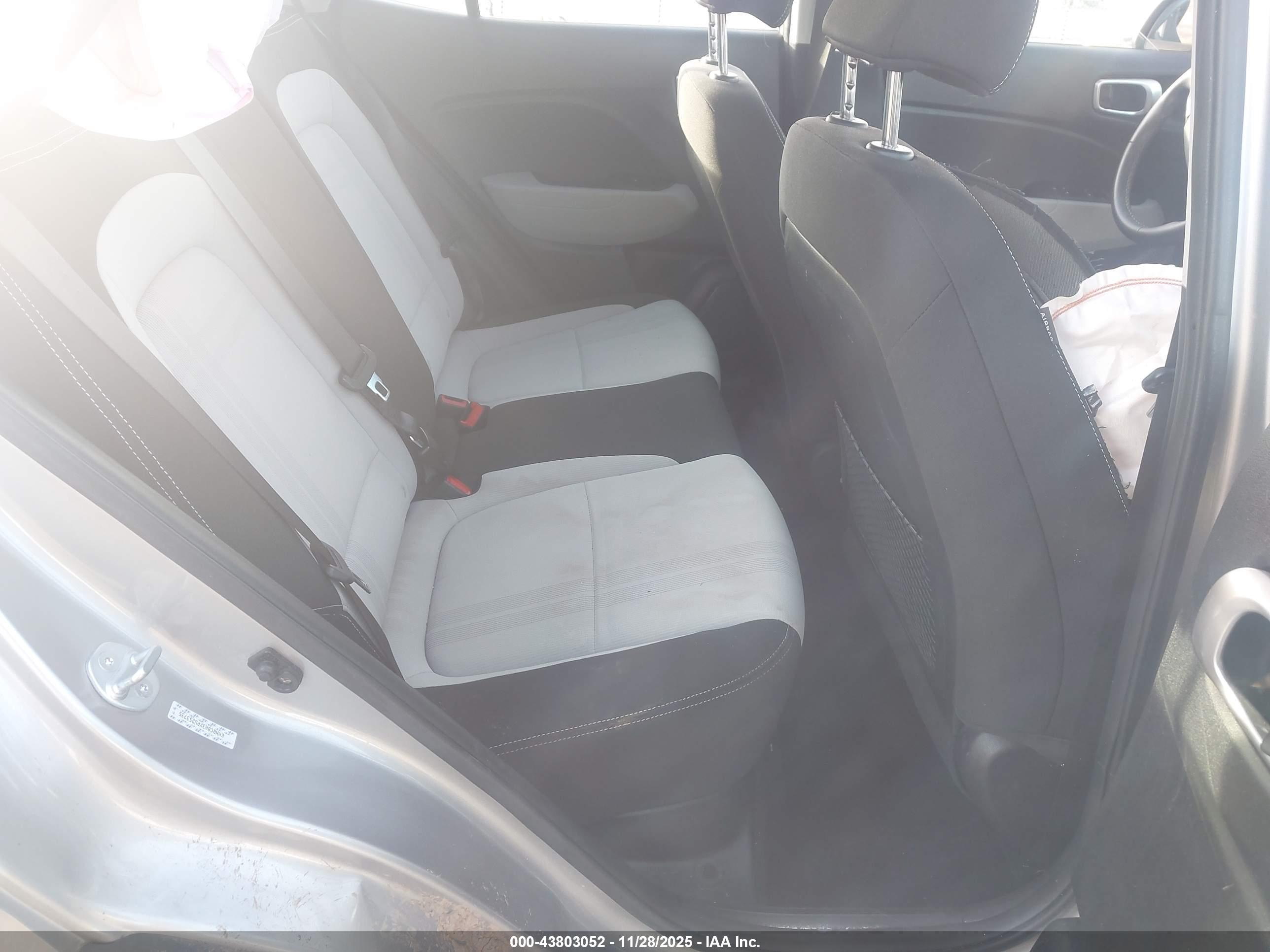HYUNDAI VENUE image 8
