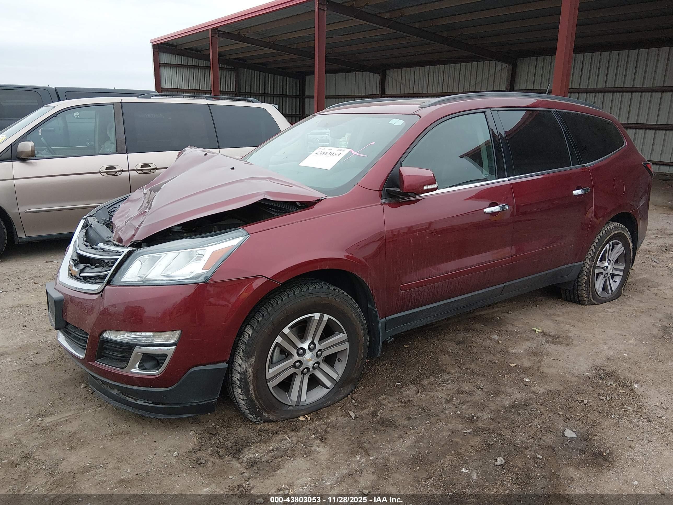 CHEVROLET TRAVERSE image 2