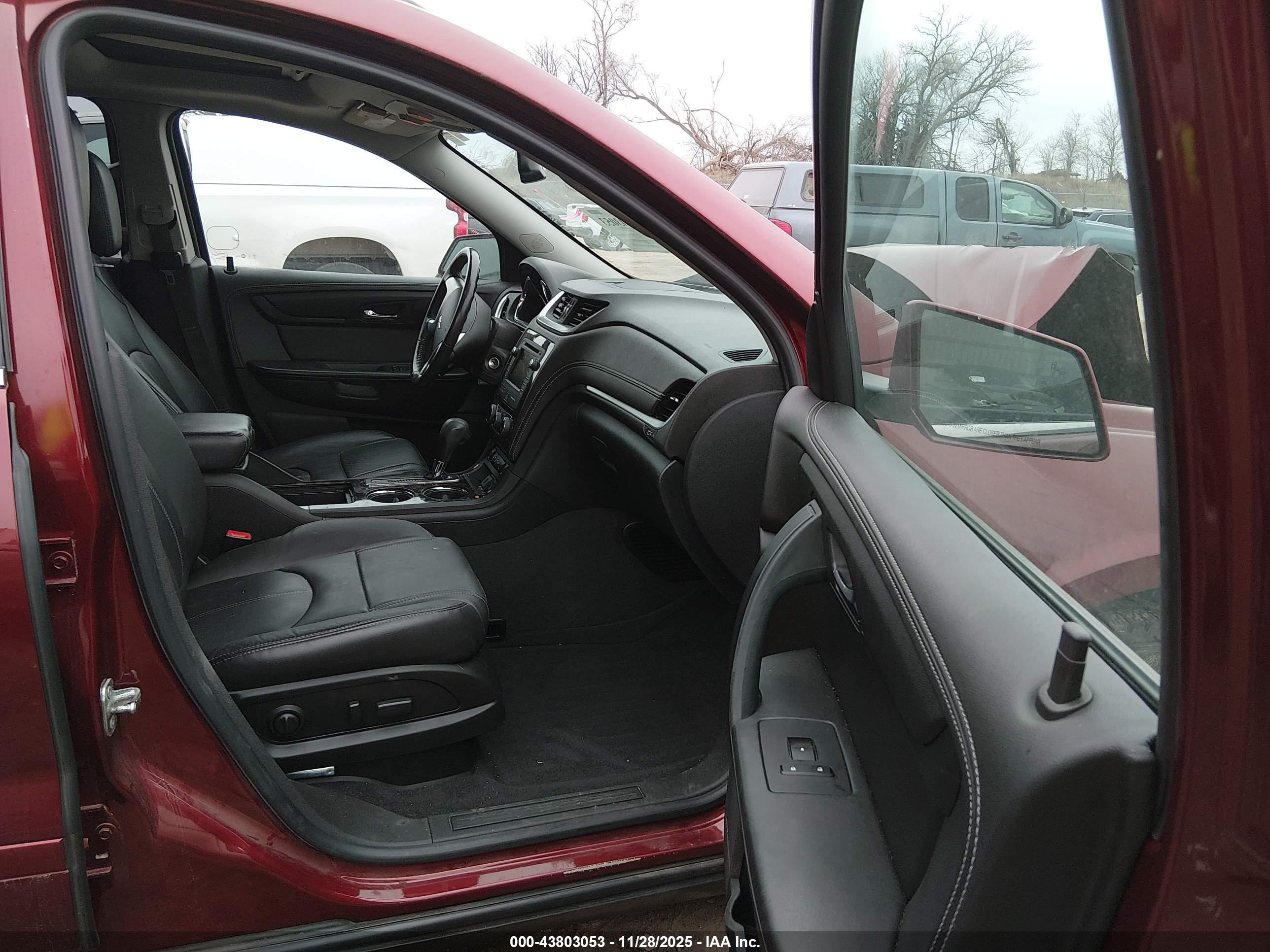 CHEVROLET TRAVERSE image 5