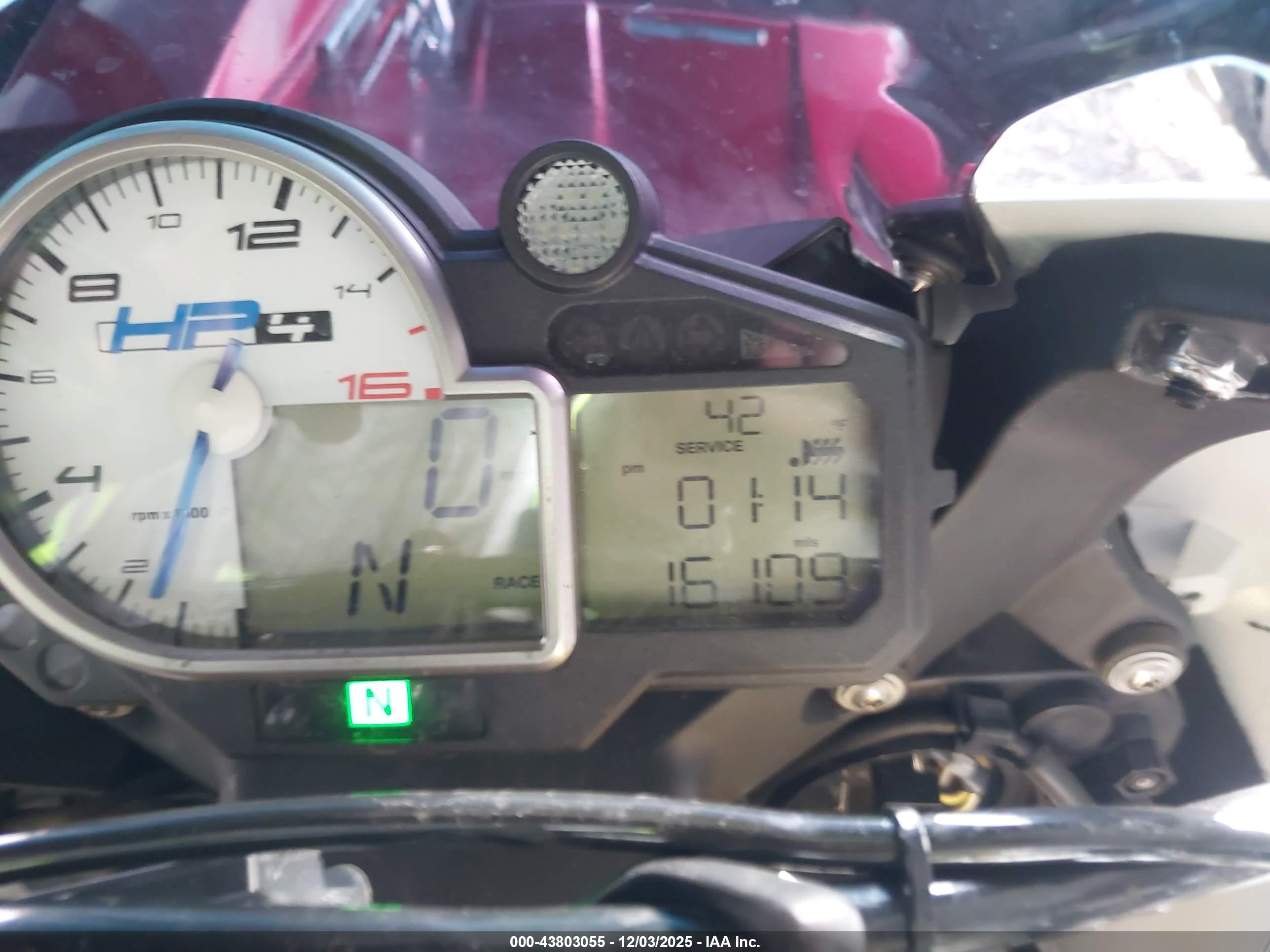 BMW HP4 image 7
