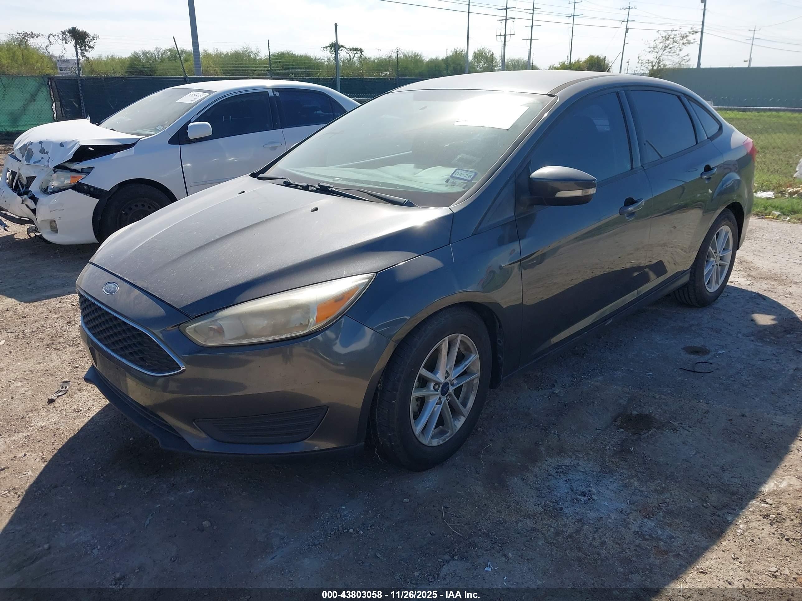 FORD FOCUS image 2