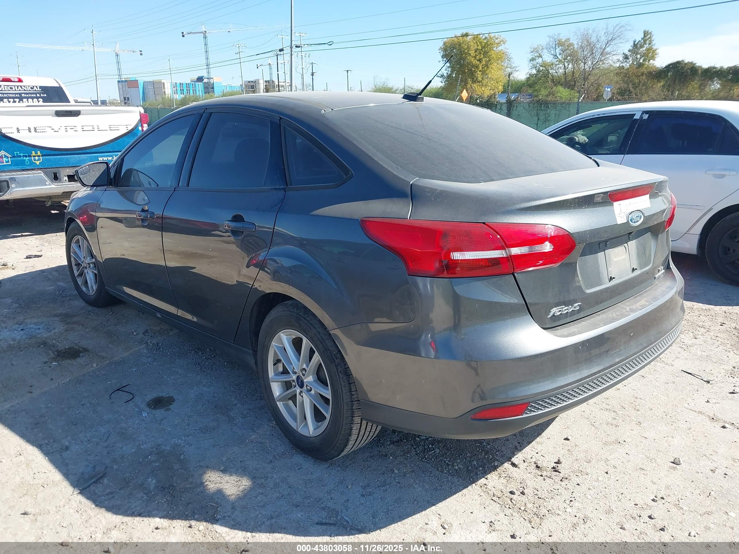 FORD FOCUS image 3