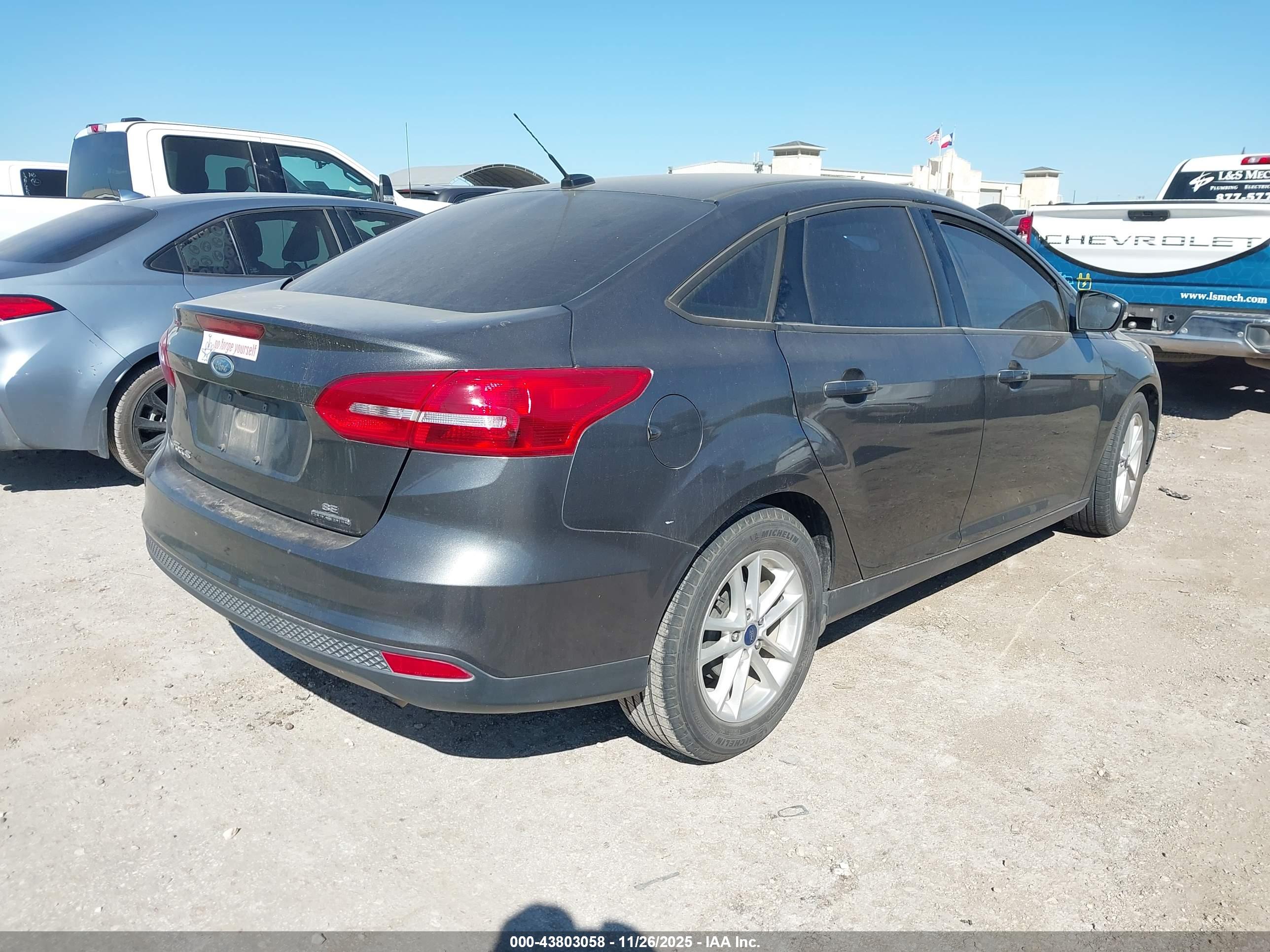 FORD FOCUS image 4