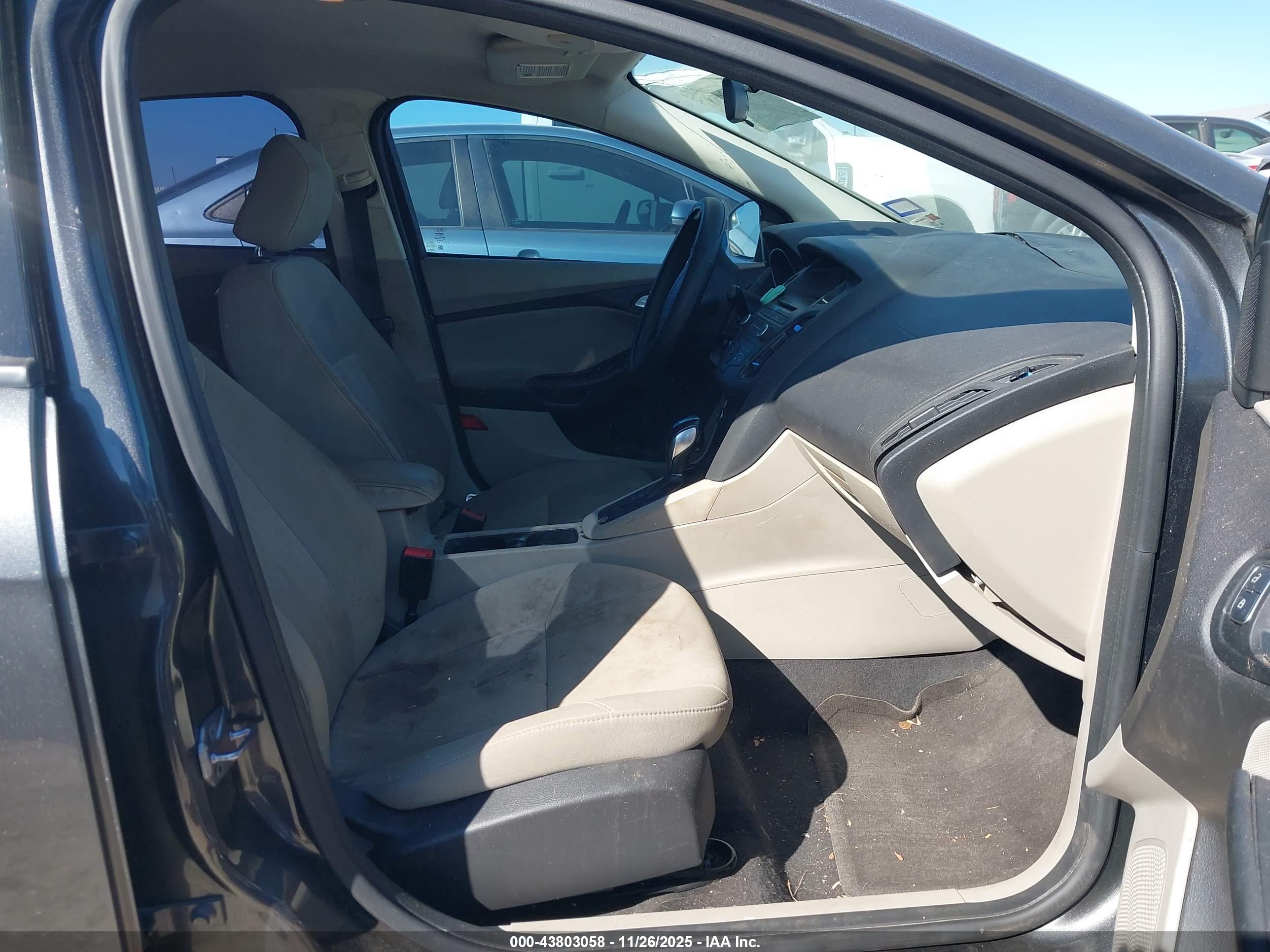 FORD FOCUS image 5