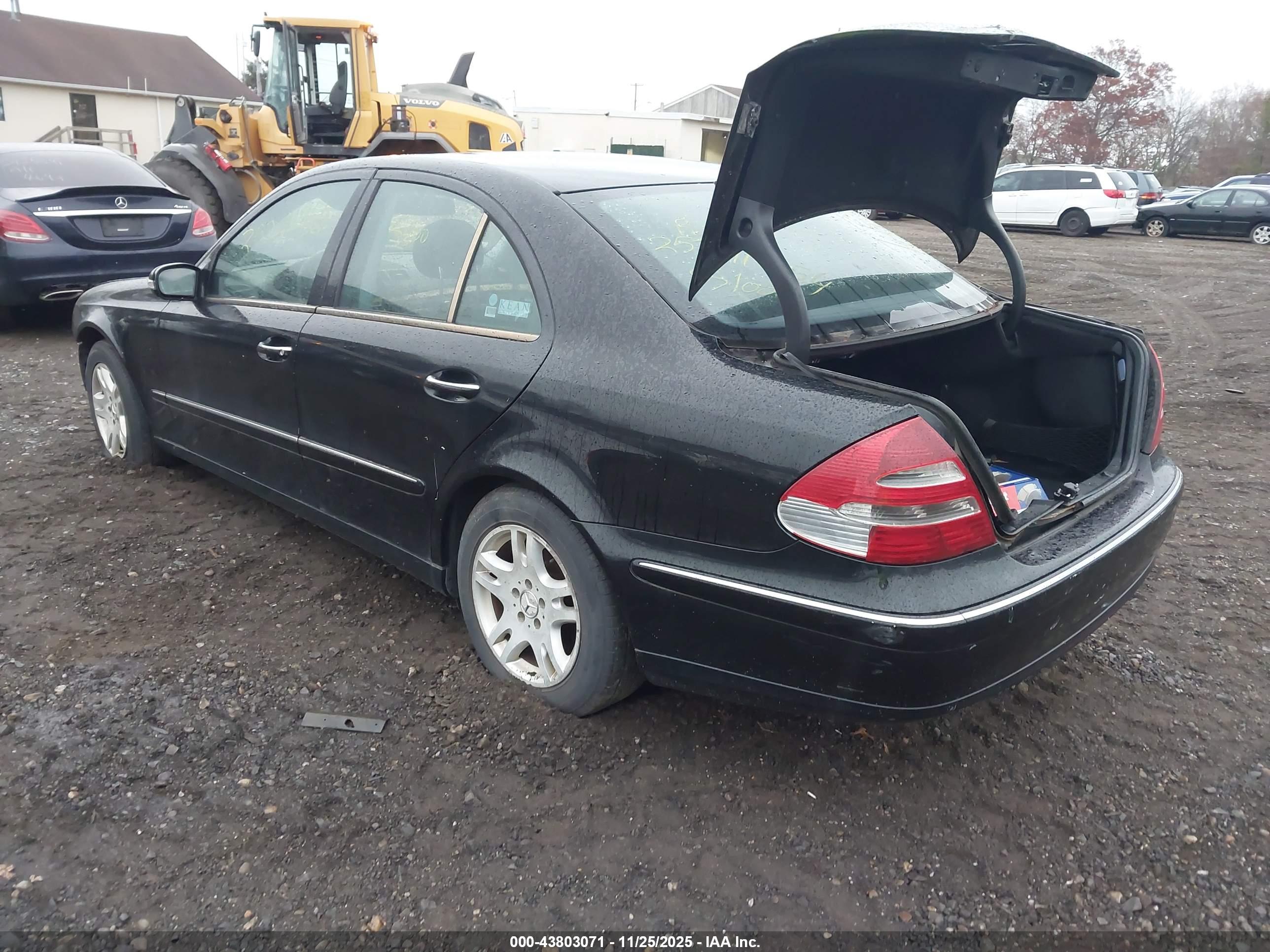 MERCEDES-BENZ E image 3