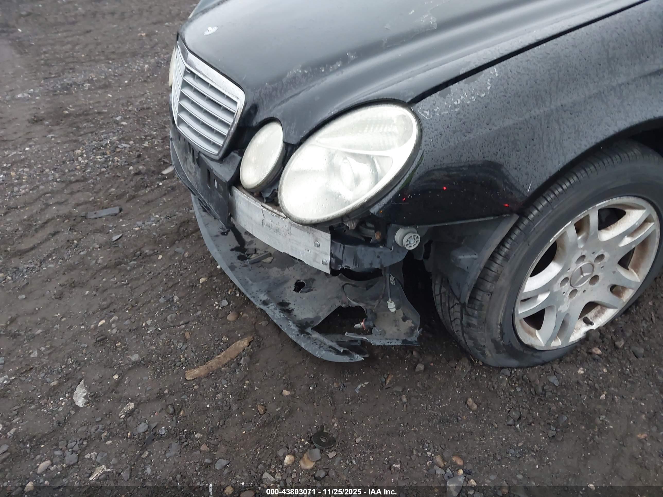 MERCEDES-BENZ E image 6