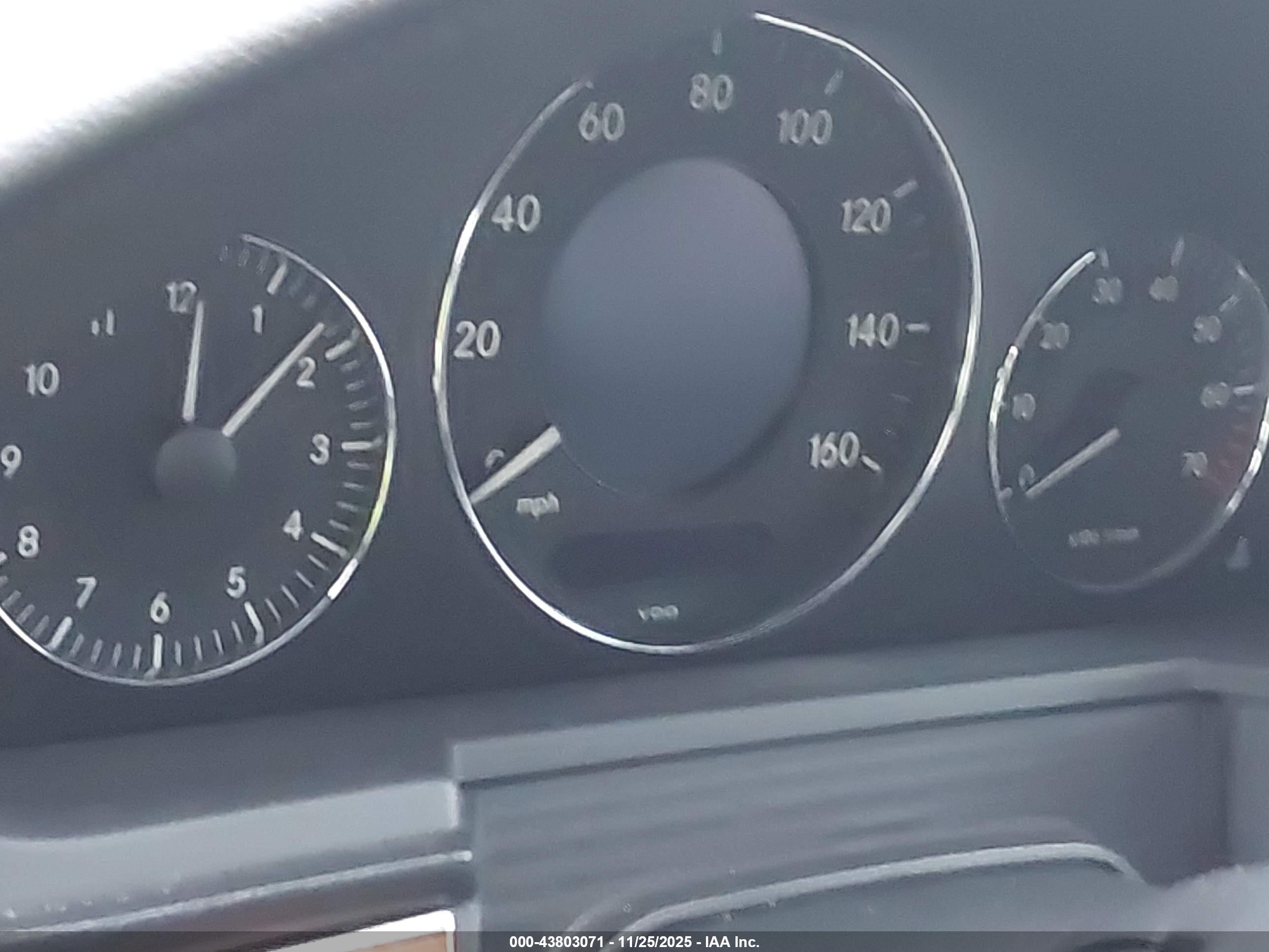MERCEDES-BENZ E image 7