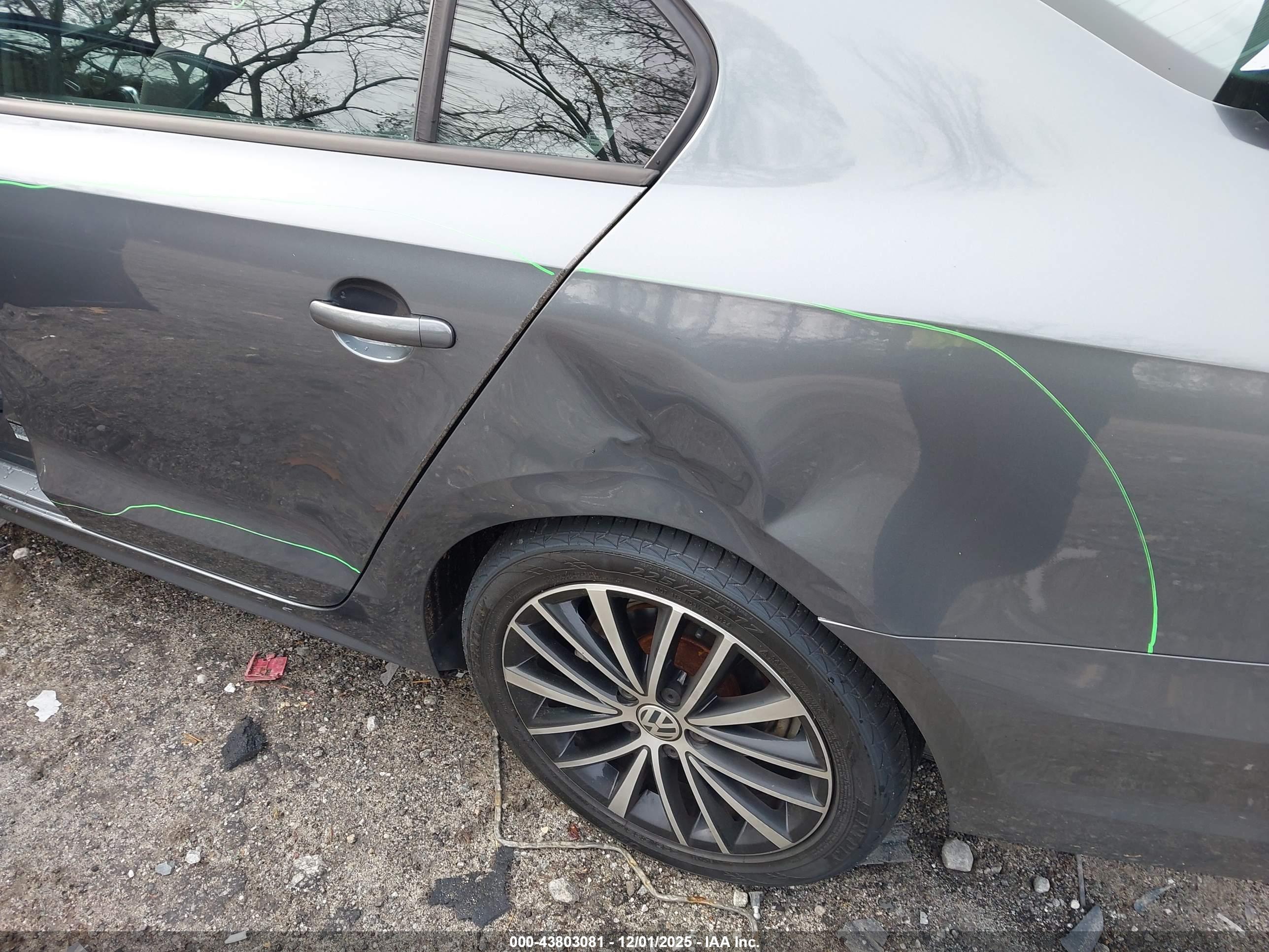 VOLKSWAGEN JETTA image 6
