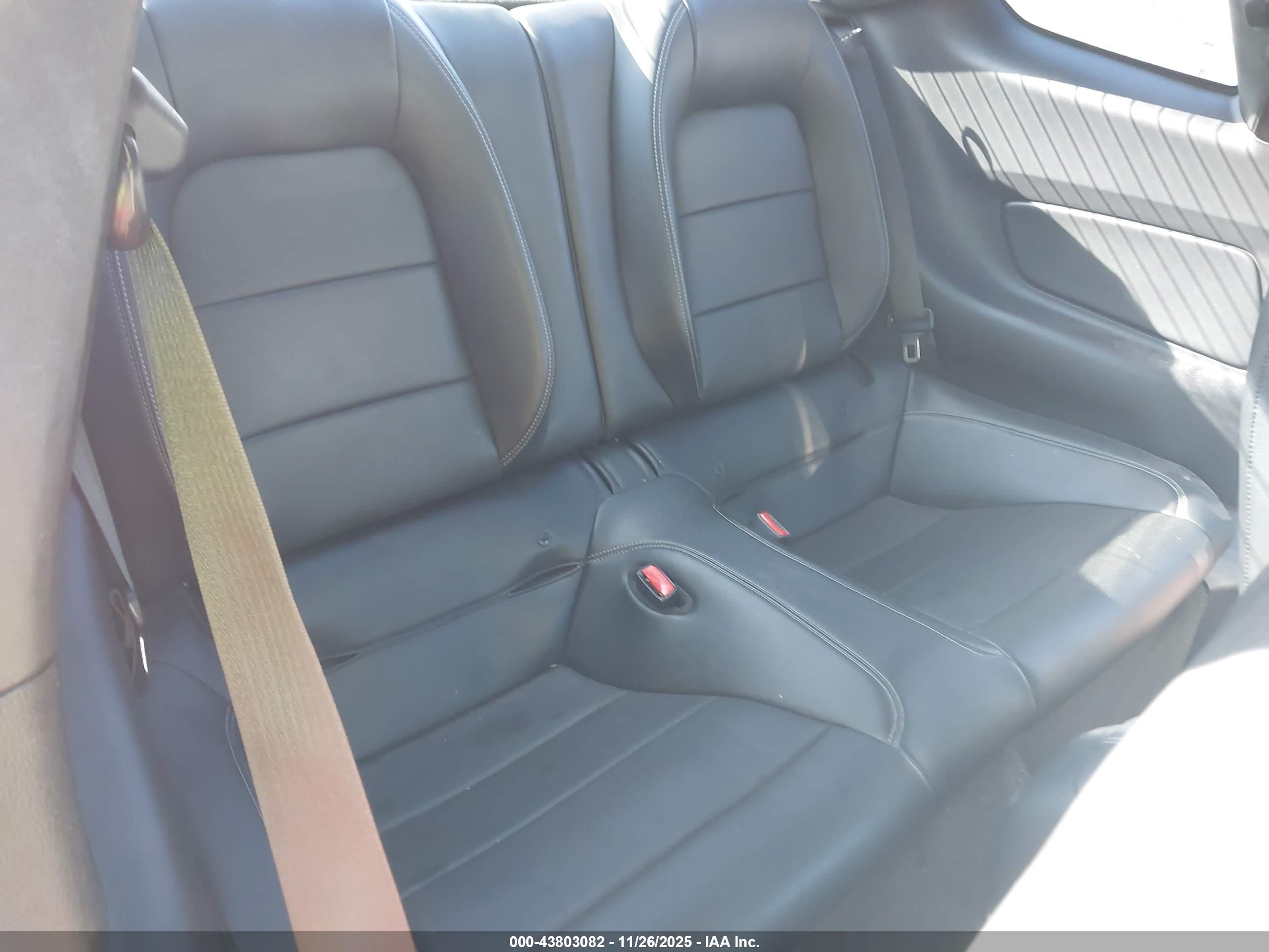 FORD MUSTANG image 8