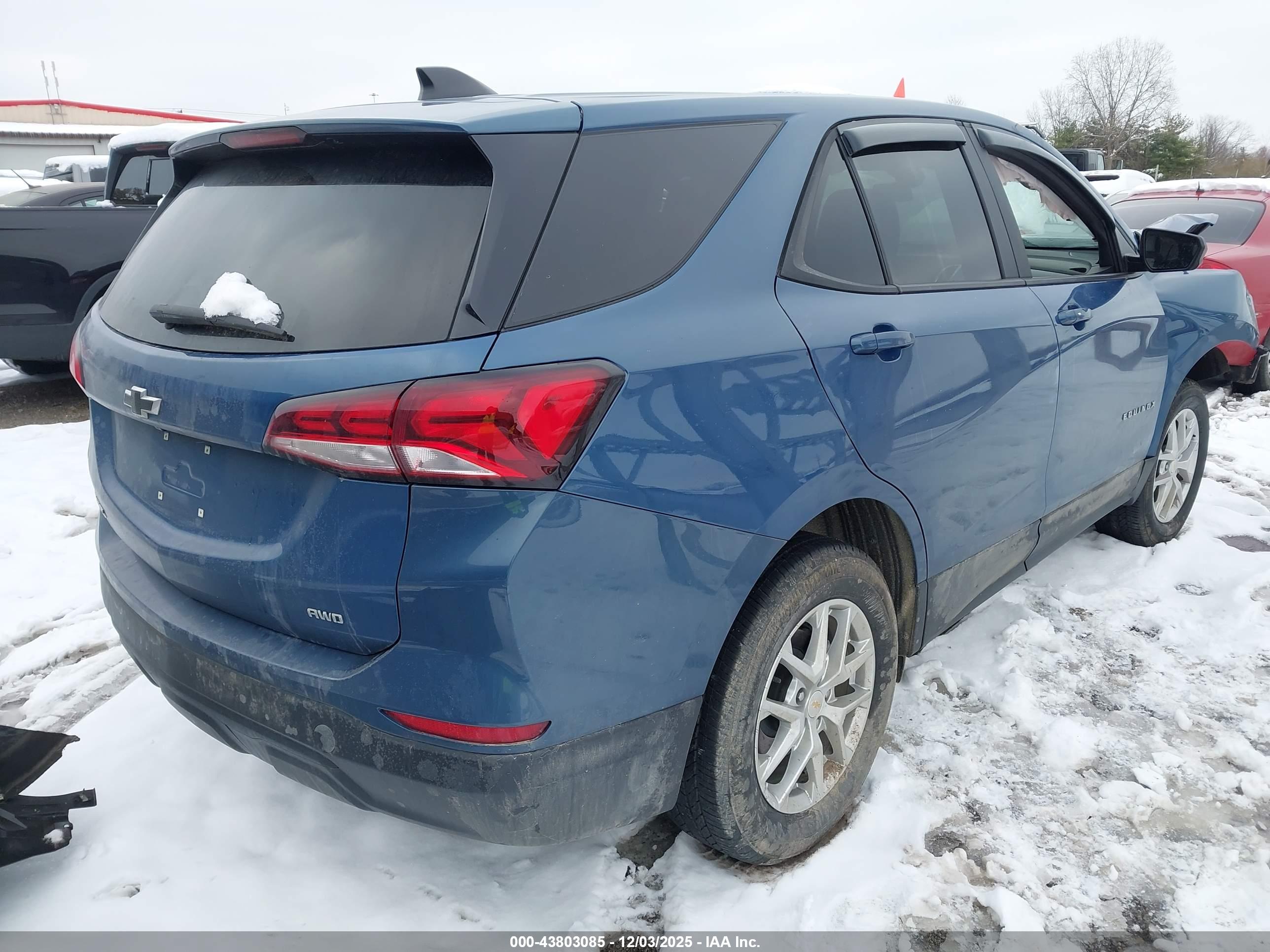 CHEVROLET EQUINOX image 4