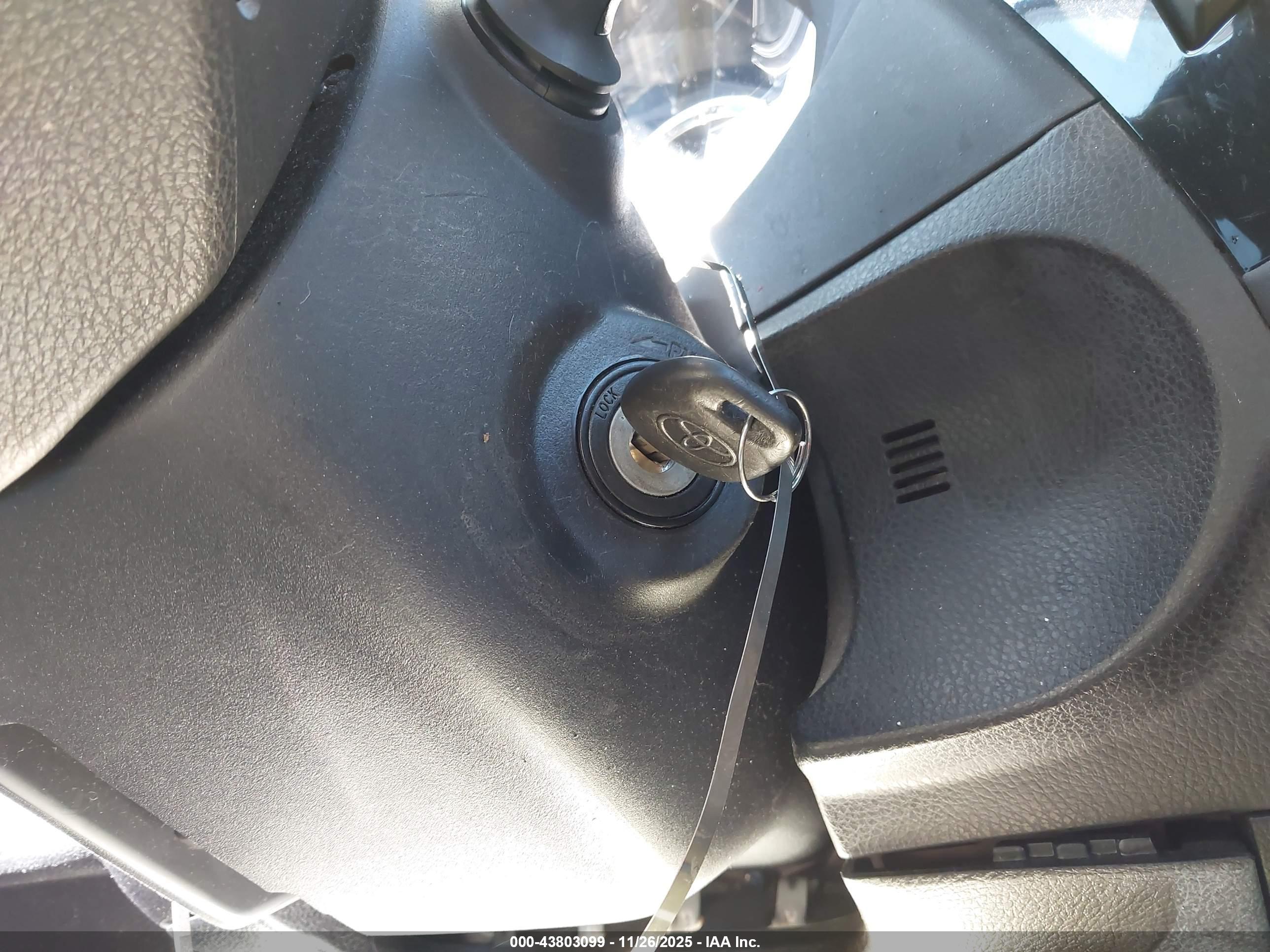 TOYOTA COROLLA image 11