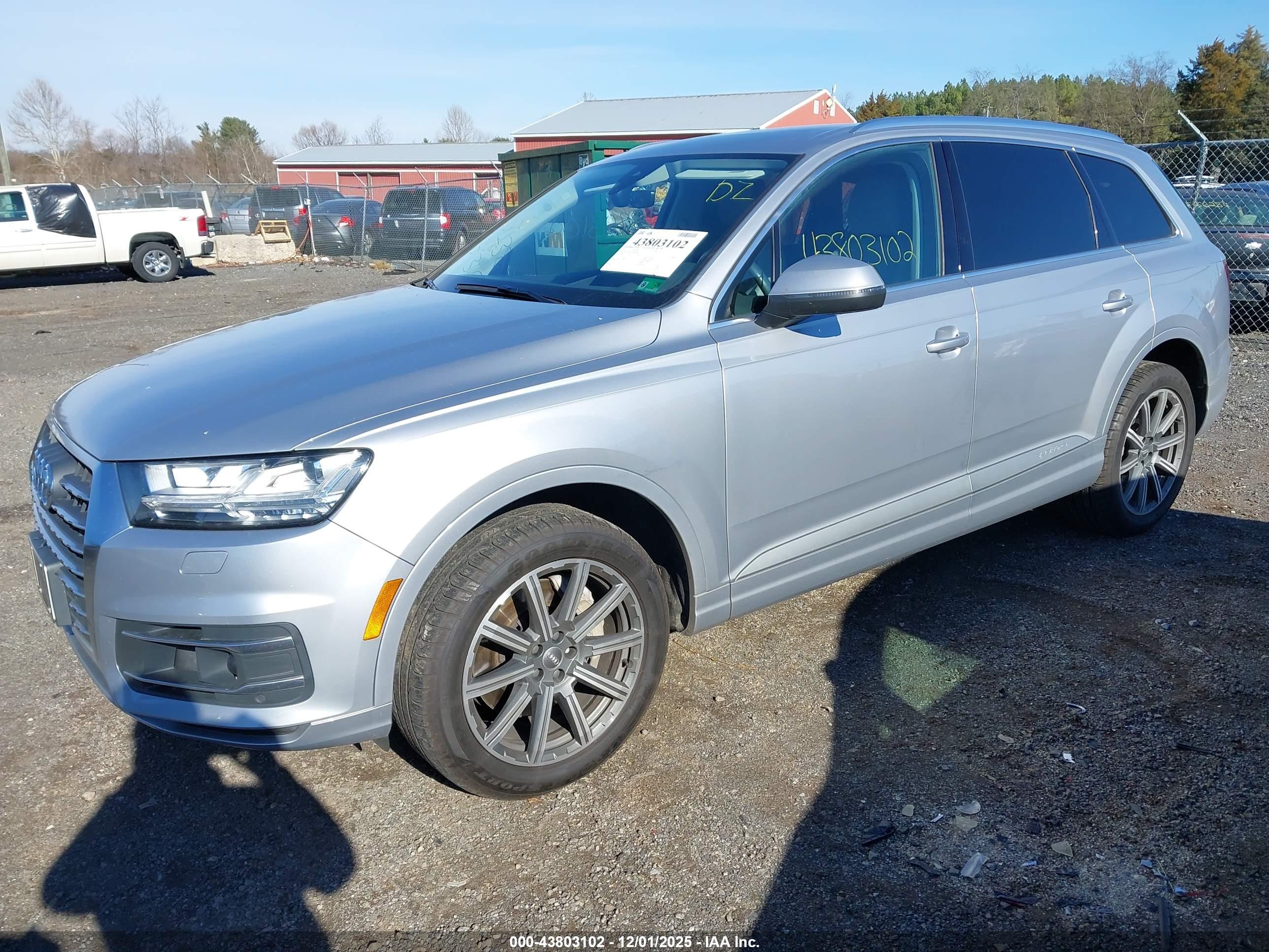 AUDI Q7 image 2