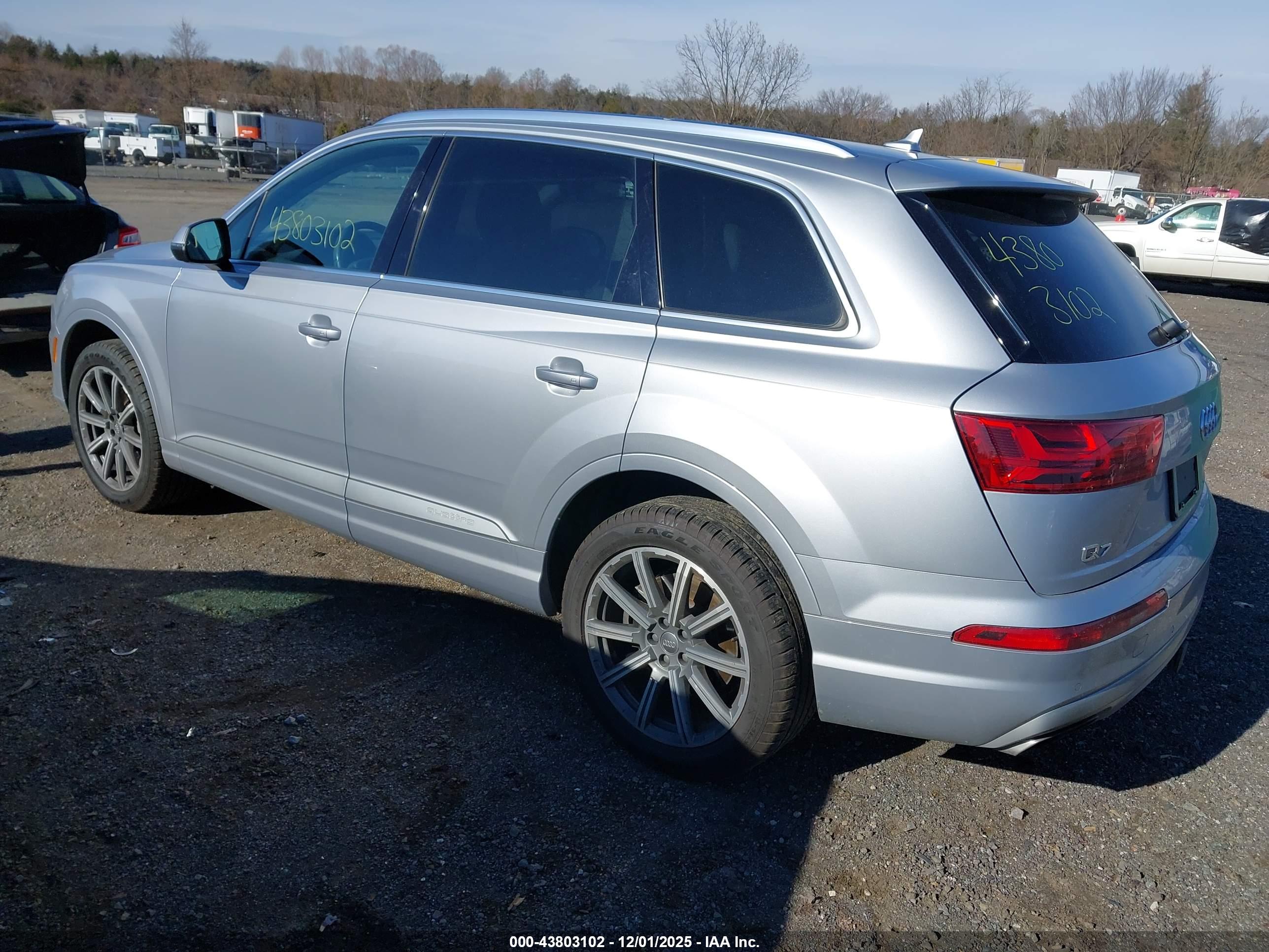 AUDI Q7 image 3