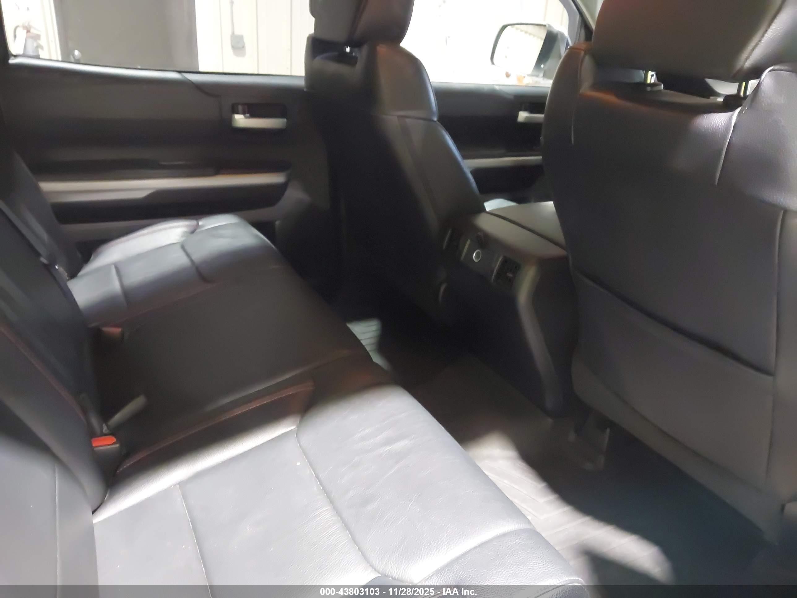 TOYOTA TUNDRA image 8