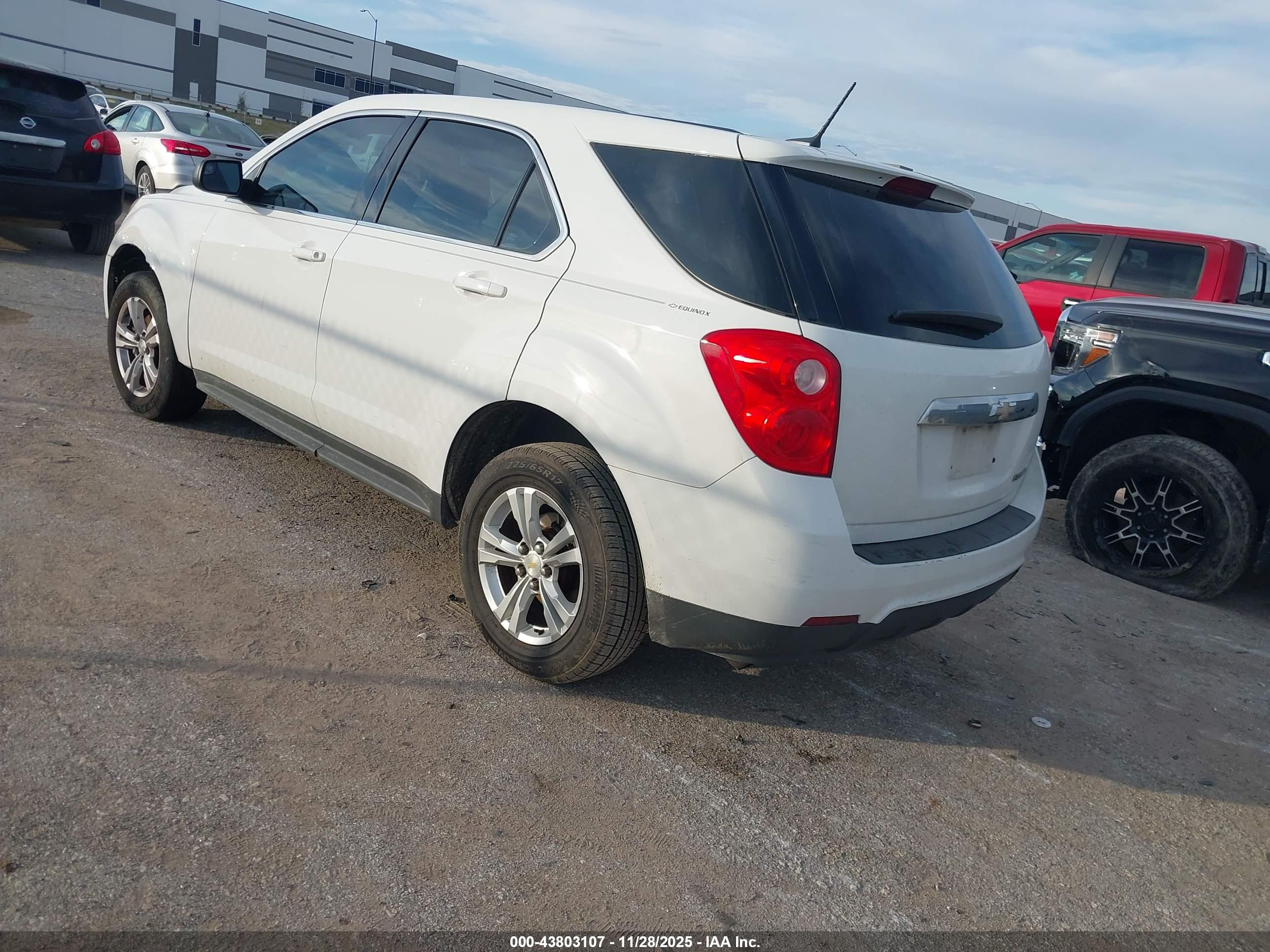 CHEVROLET EQUINOX image 3