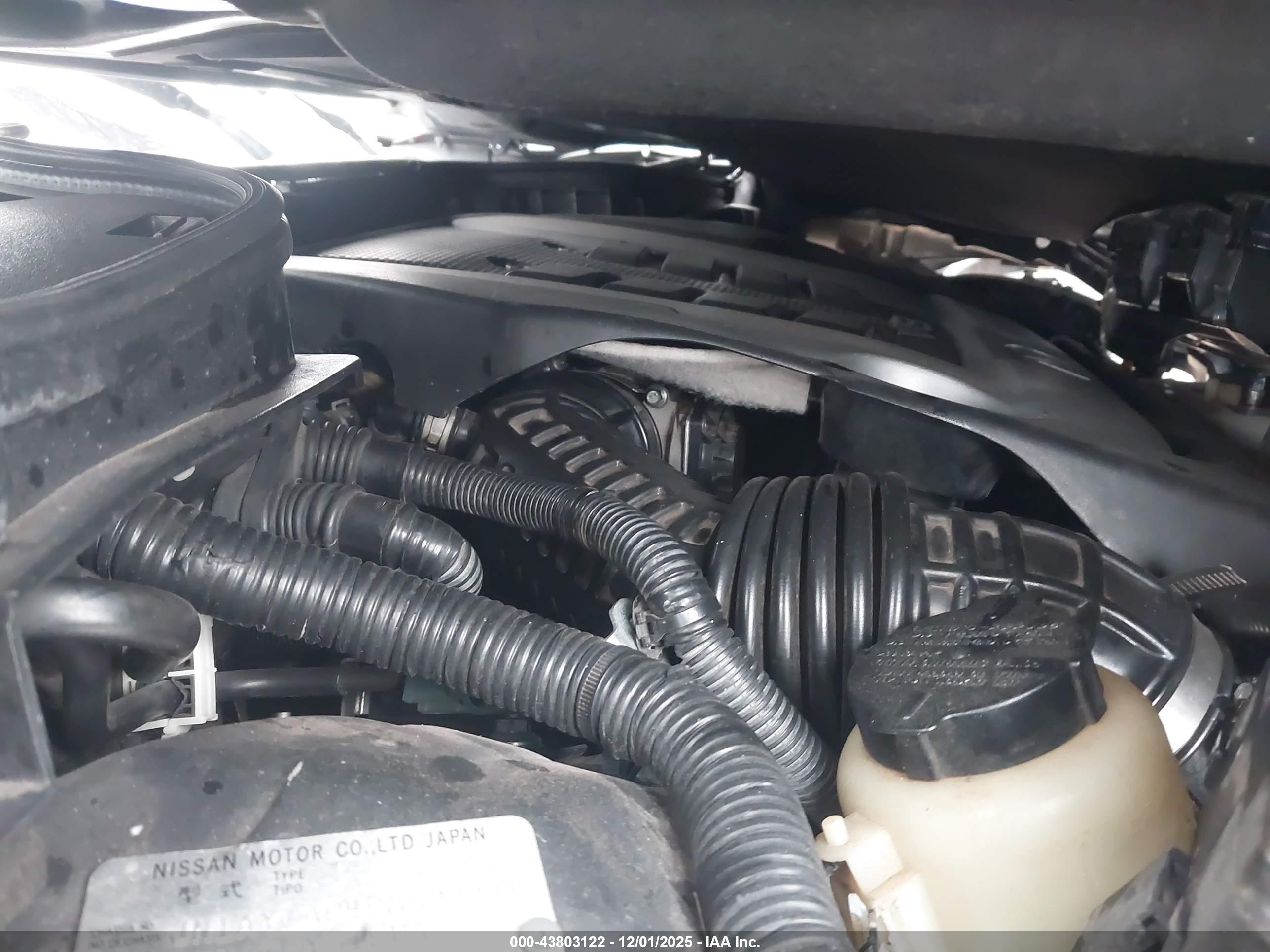 INFINITI M56 image 10
