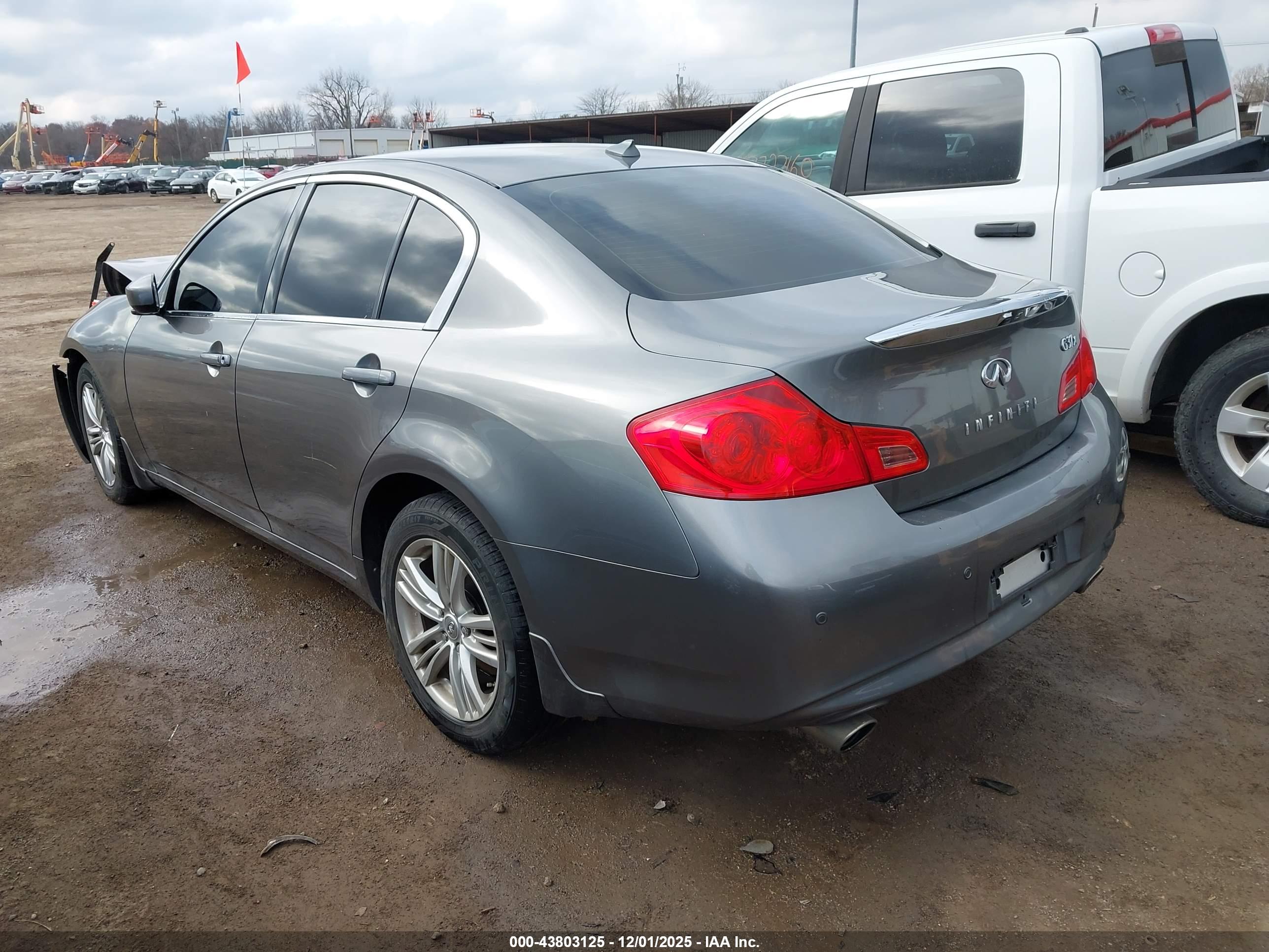 INFINITI G37X image 3