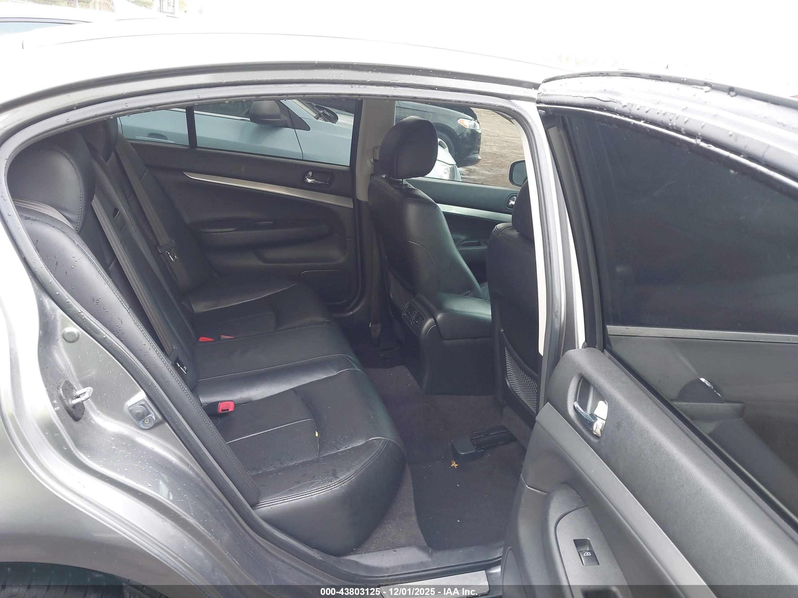 INFINITI G37X image 8