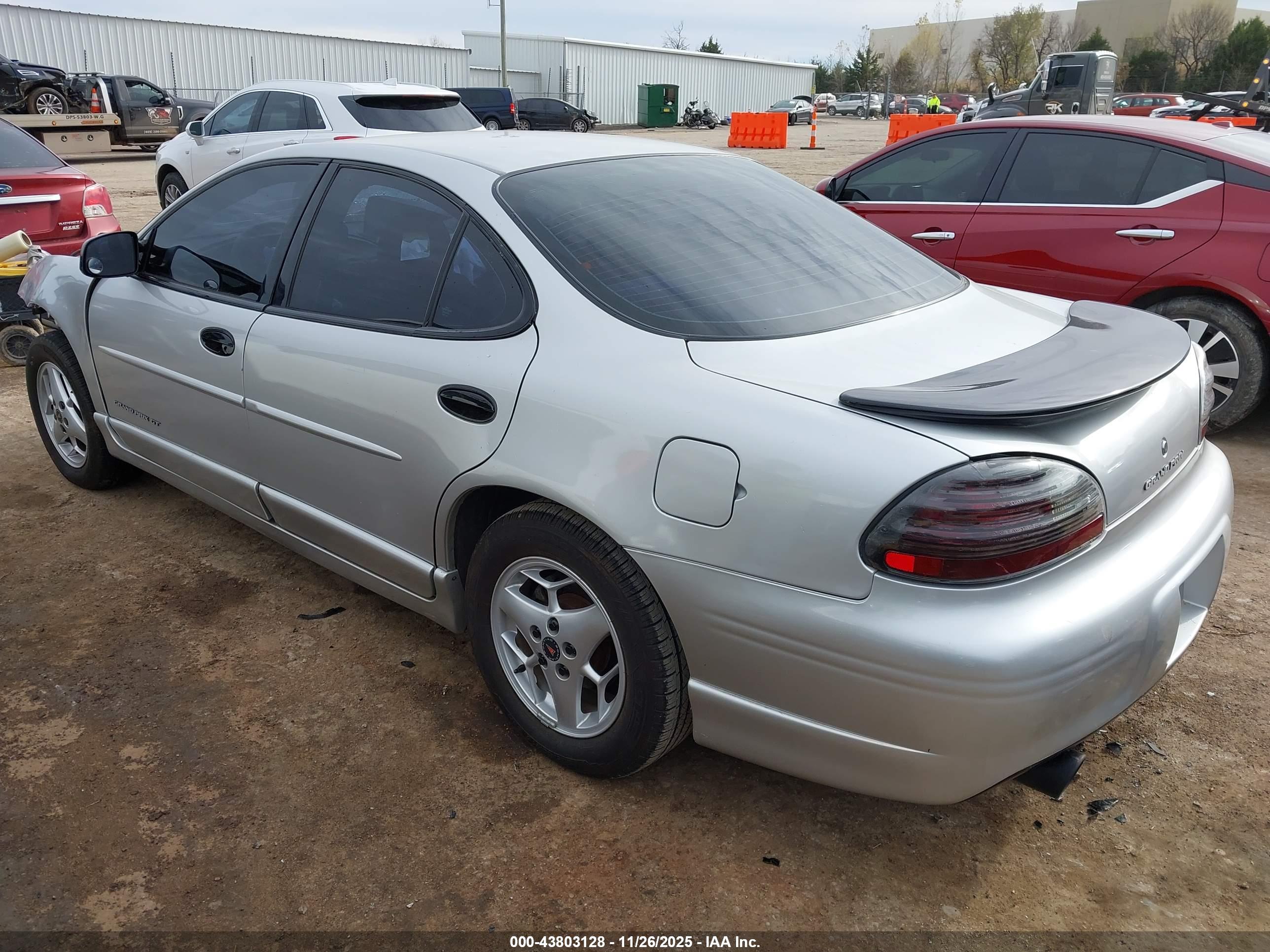 PONTIAC GRAND image 3