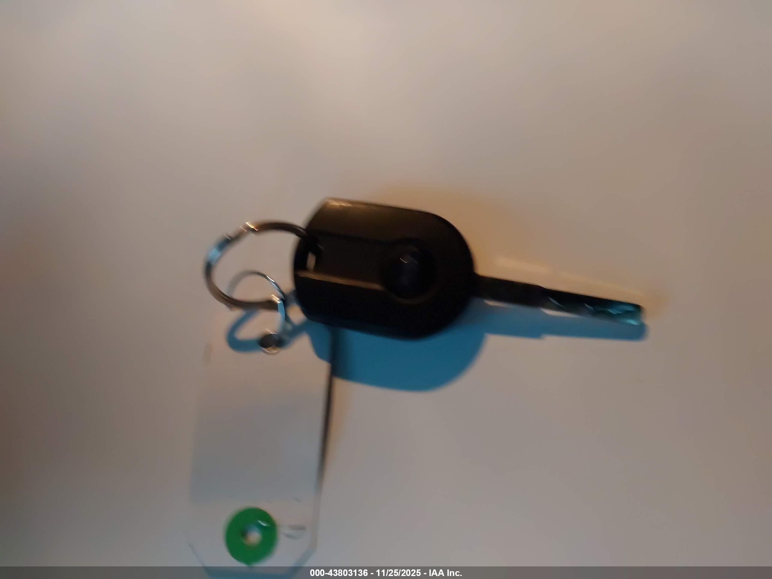 FORD C-MAX image 11