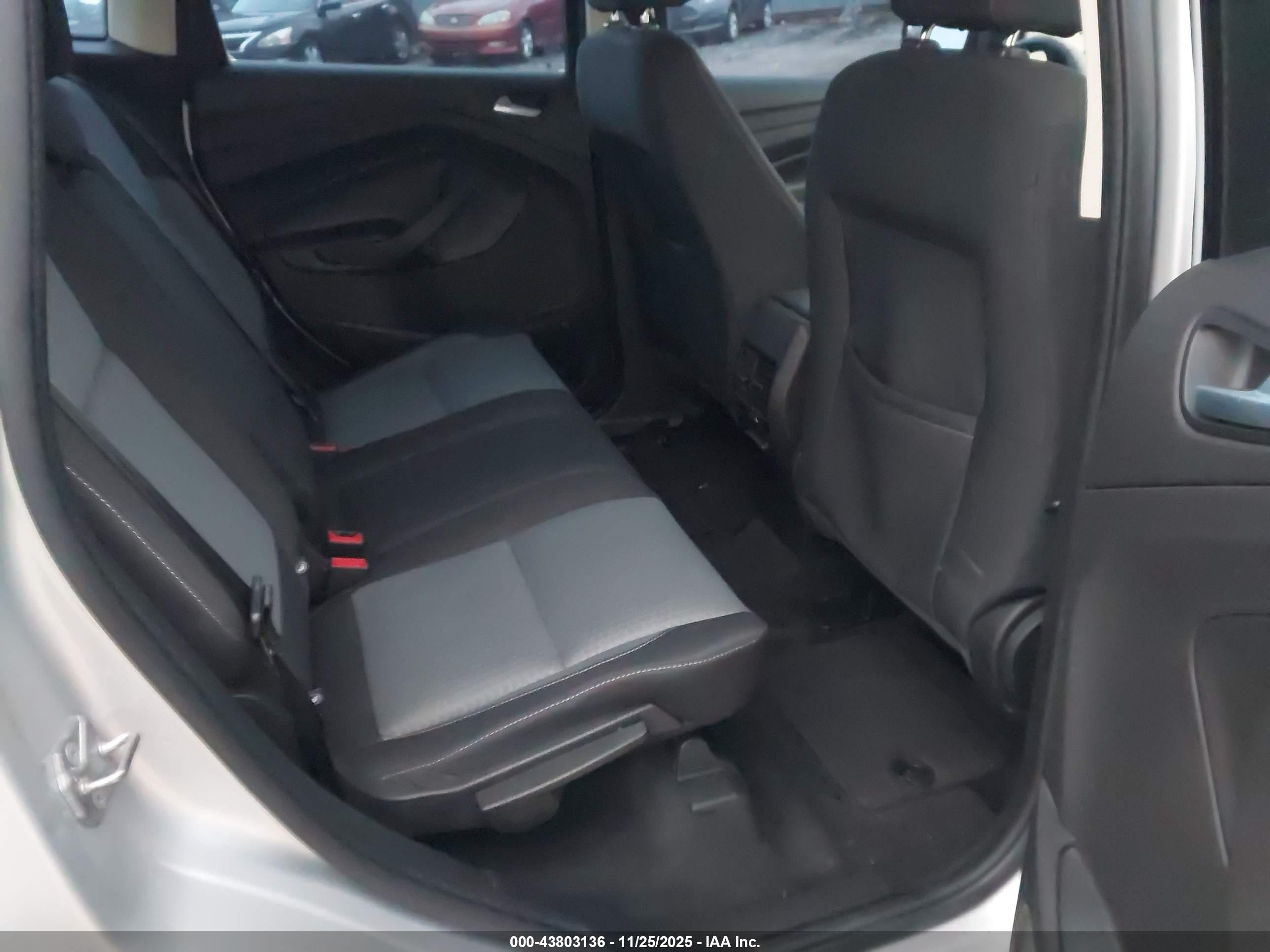 FORD C-MAX image 8