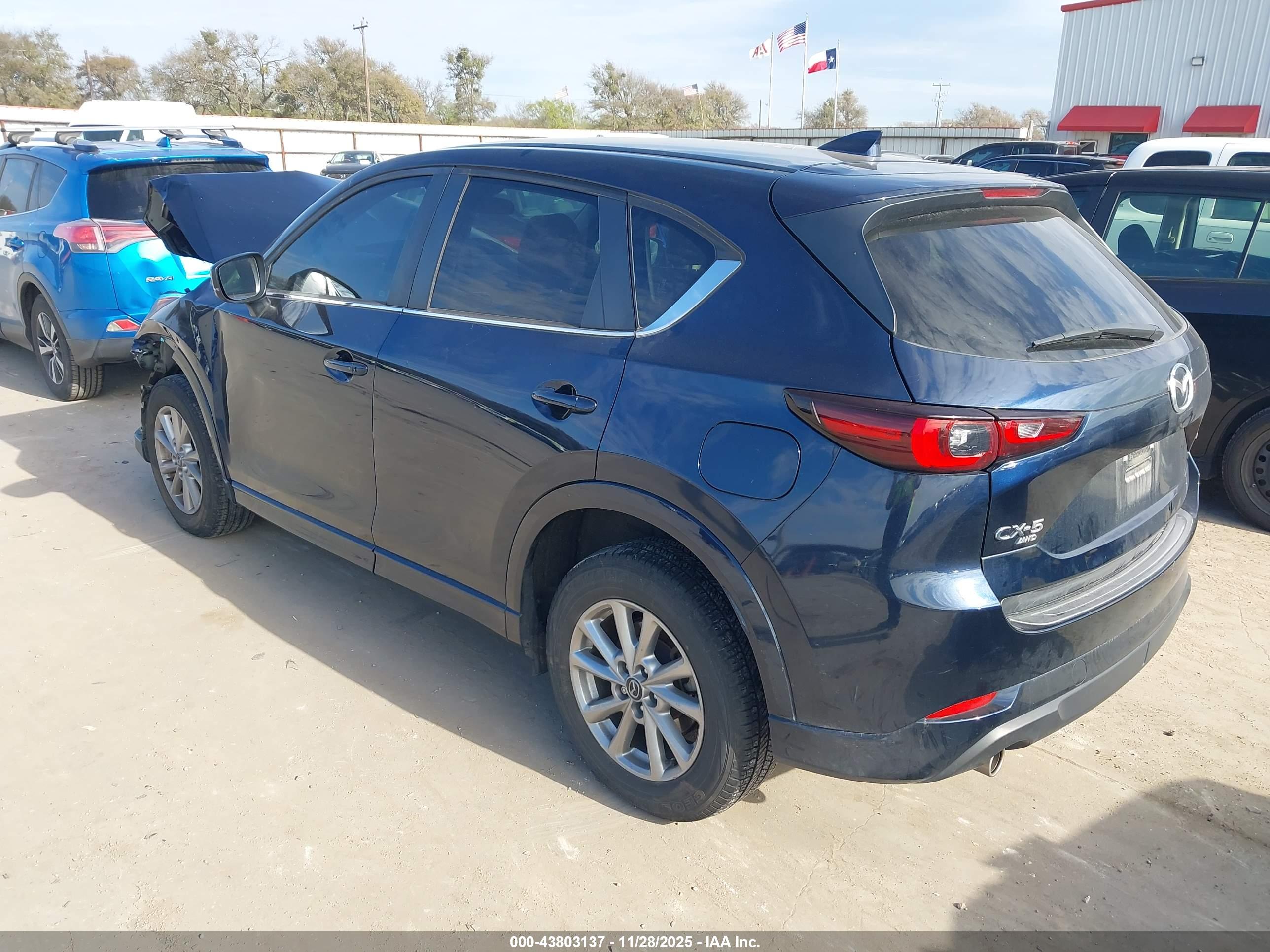 MAZDA CX-5 image 3