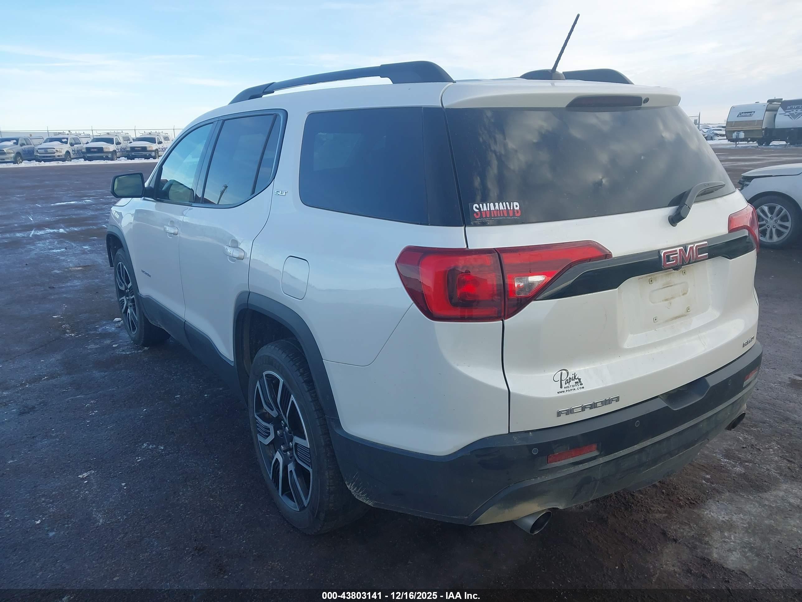 GMC ACADIA image 3