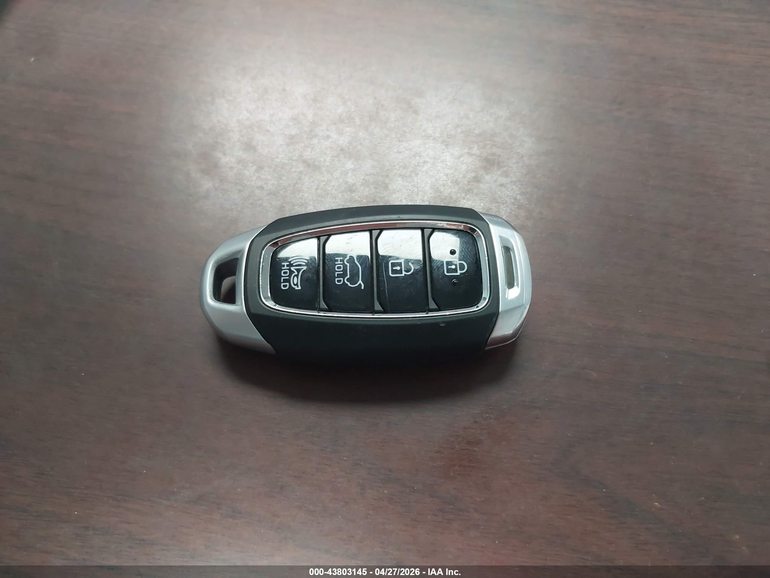 HYUNDAI VENUE image 11