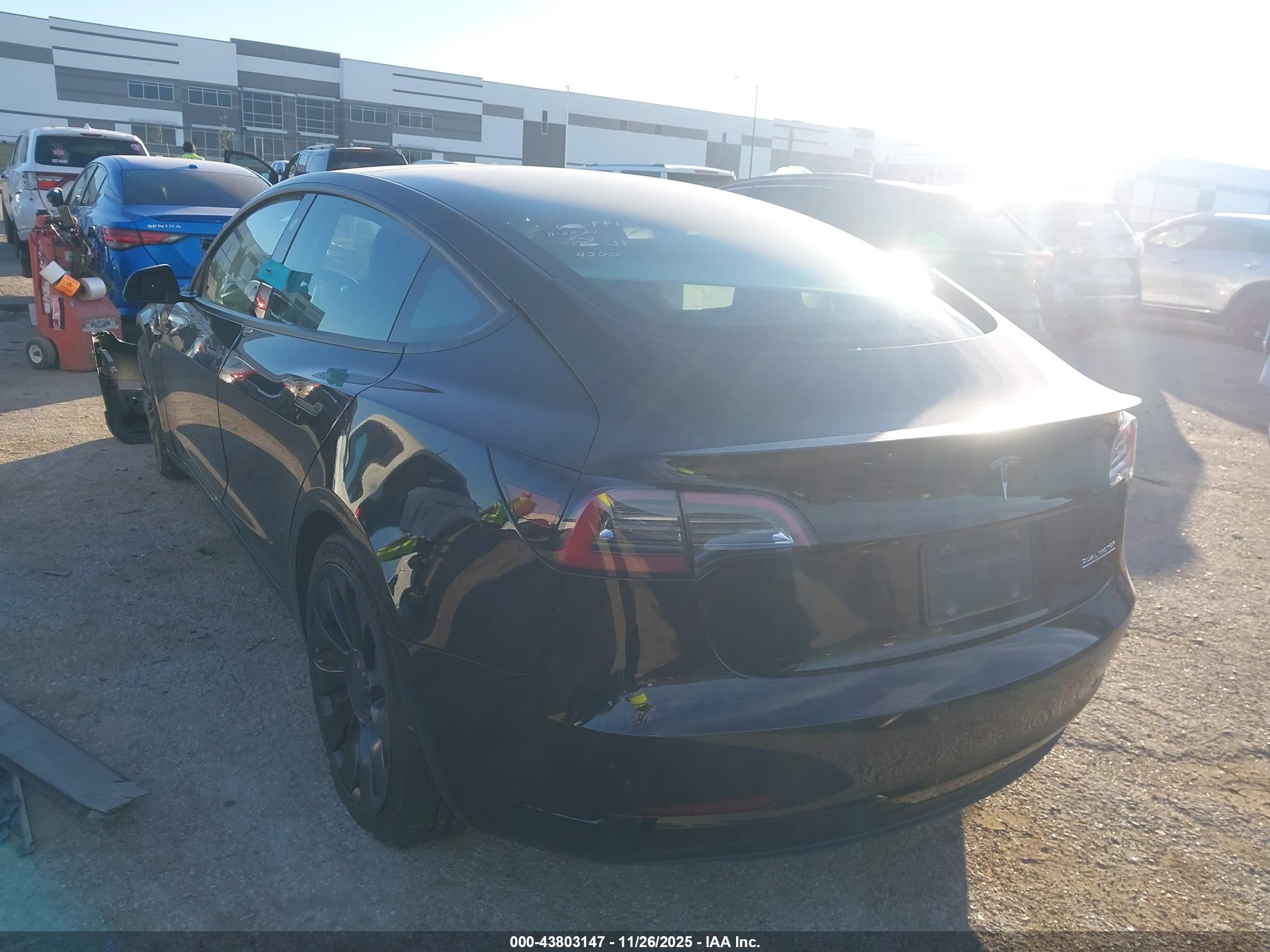 TESLA MODEL image 3