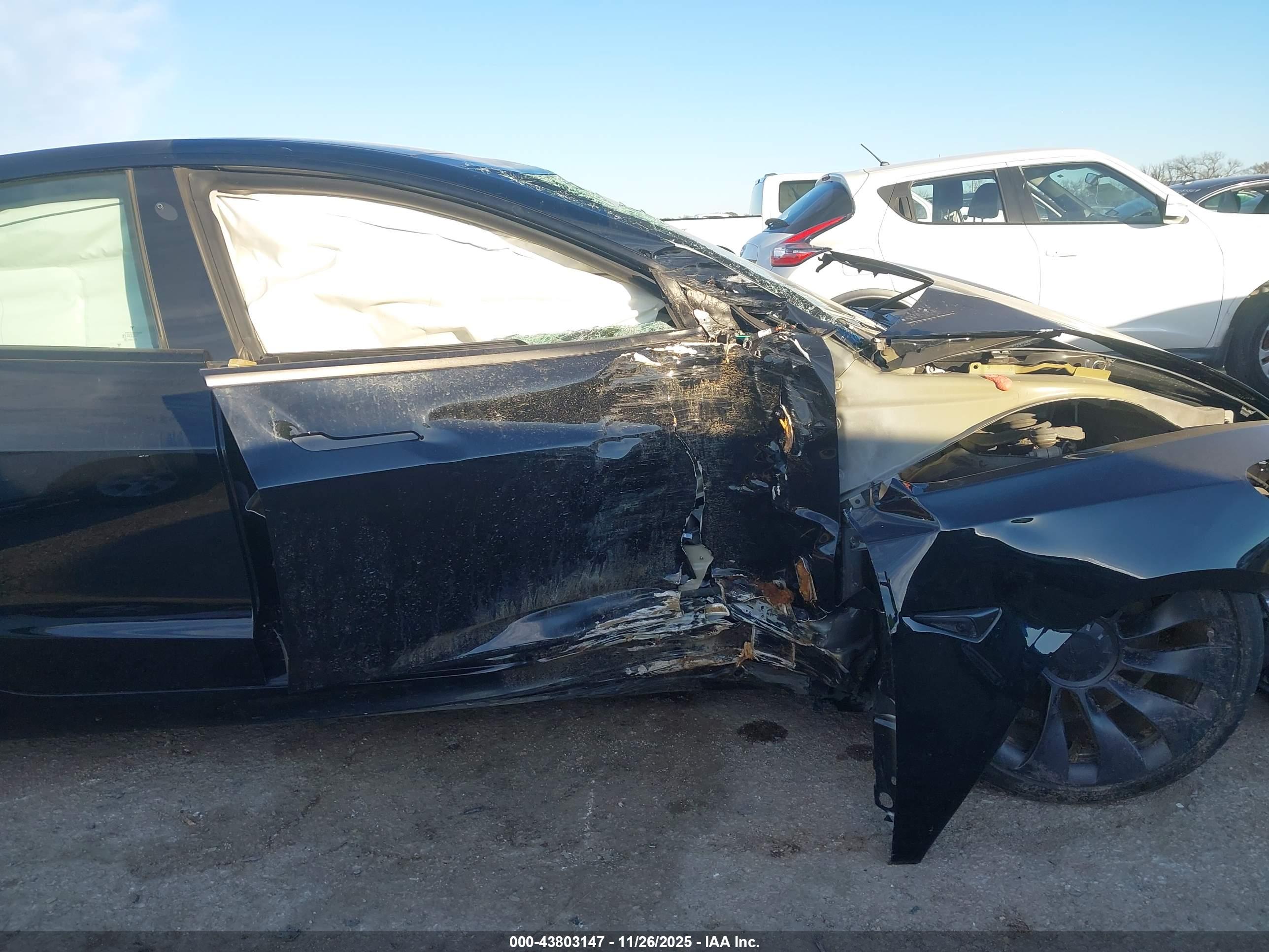 TESLA MODEL image 6