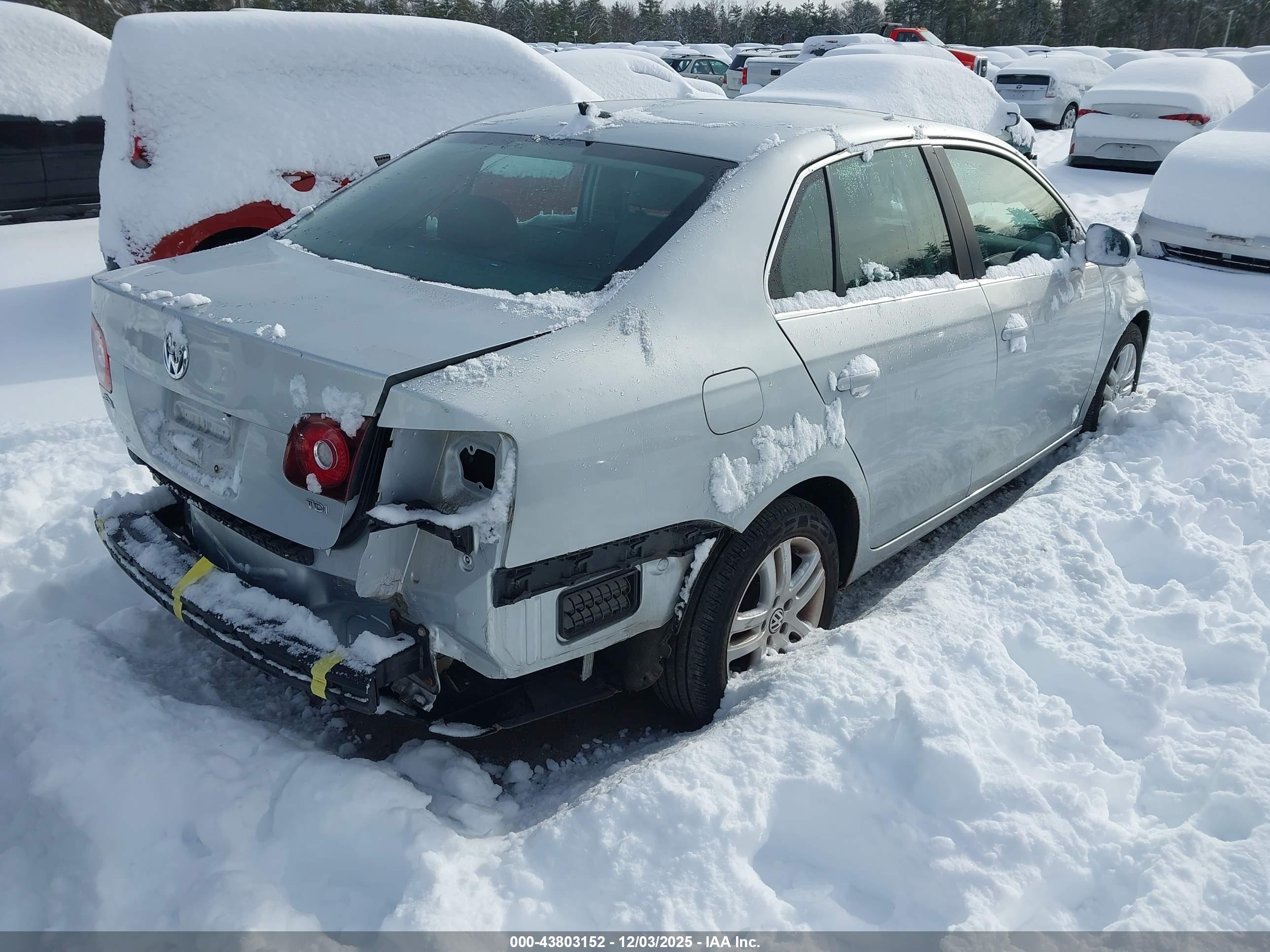 VOLKSWAGEN JETTA image 4