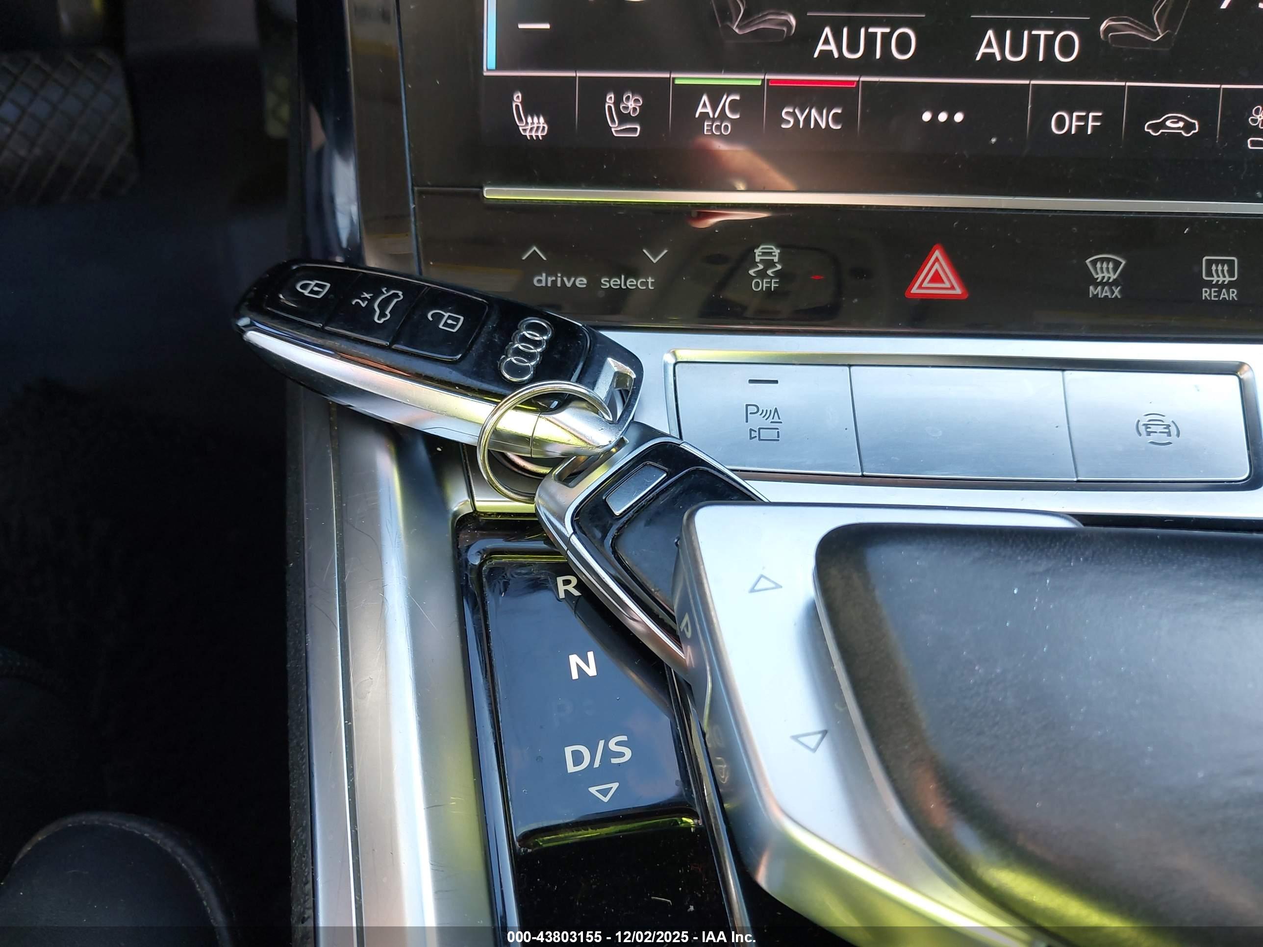 AUDI E-TRON image 11