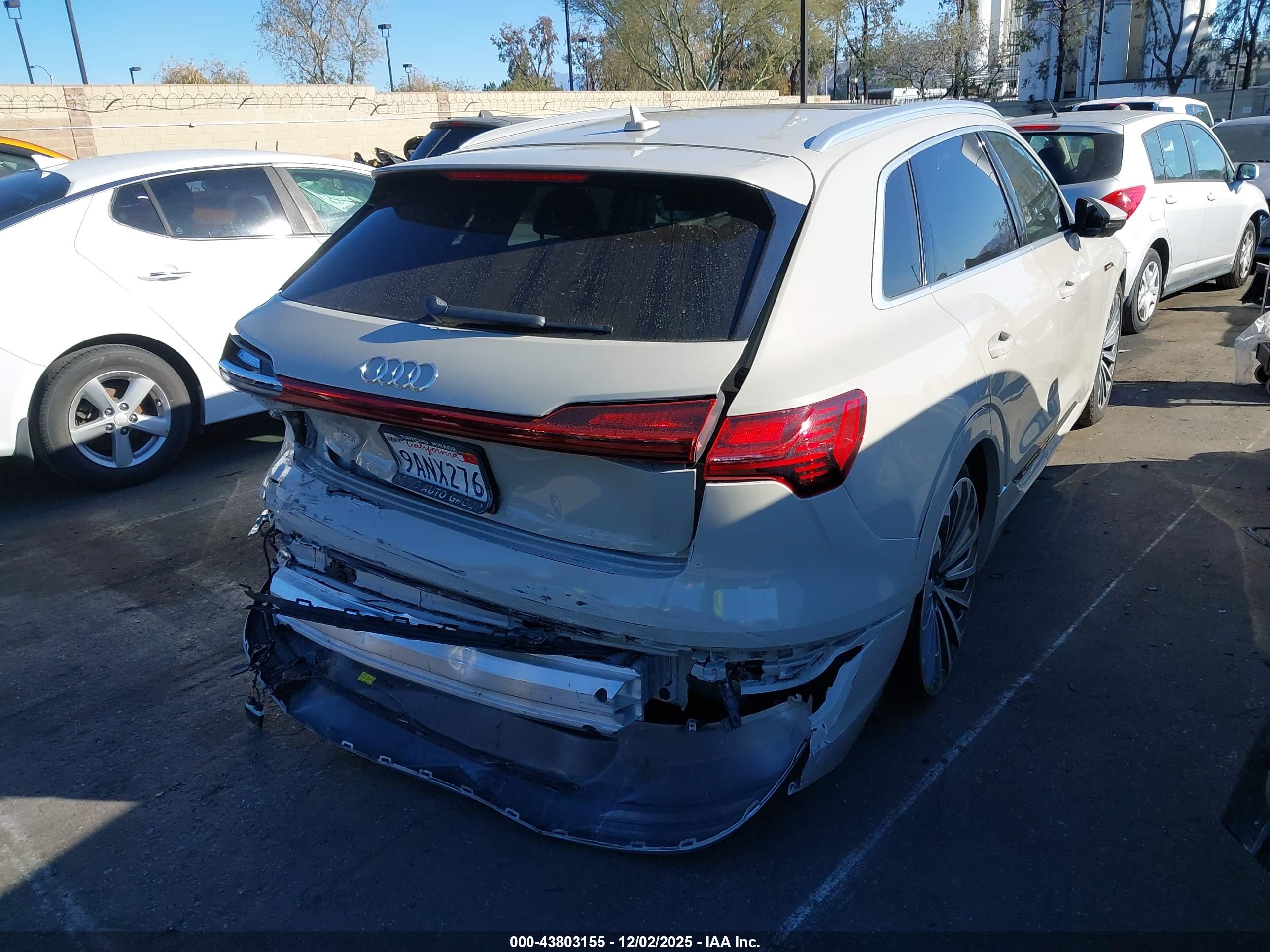 AUDI E-TRON image 6
