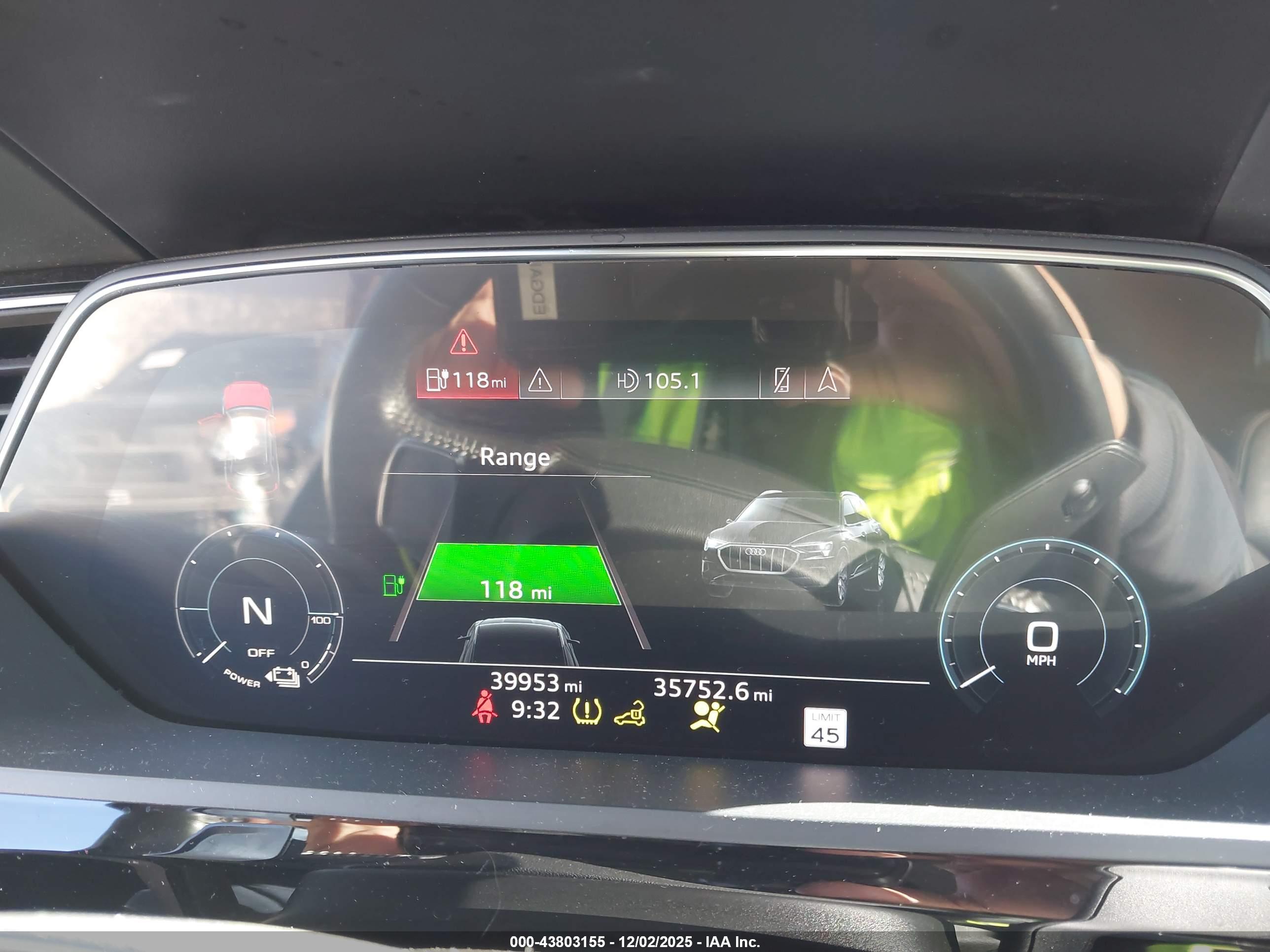 AUDI E-TRON image 7