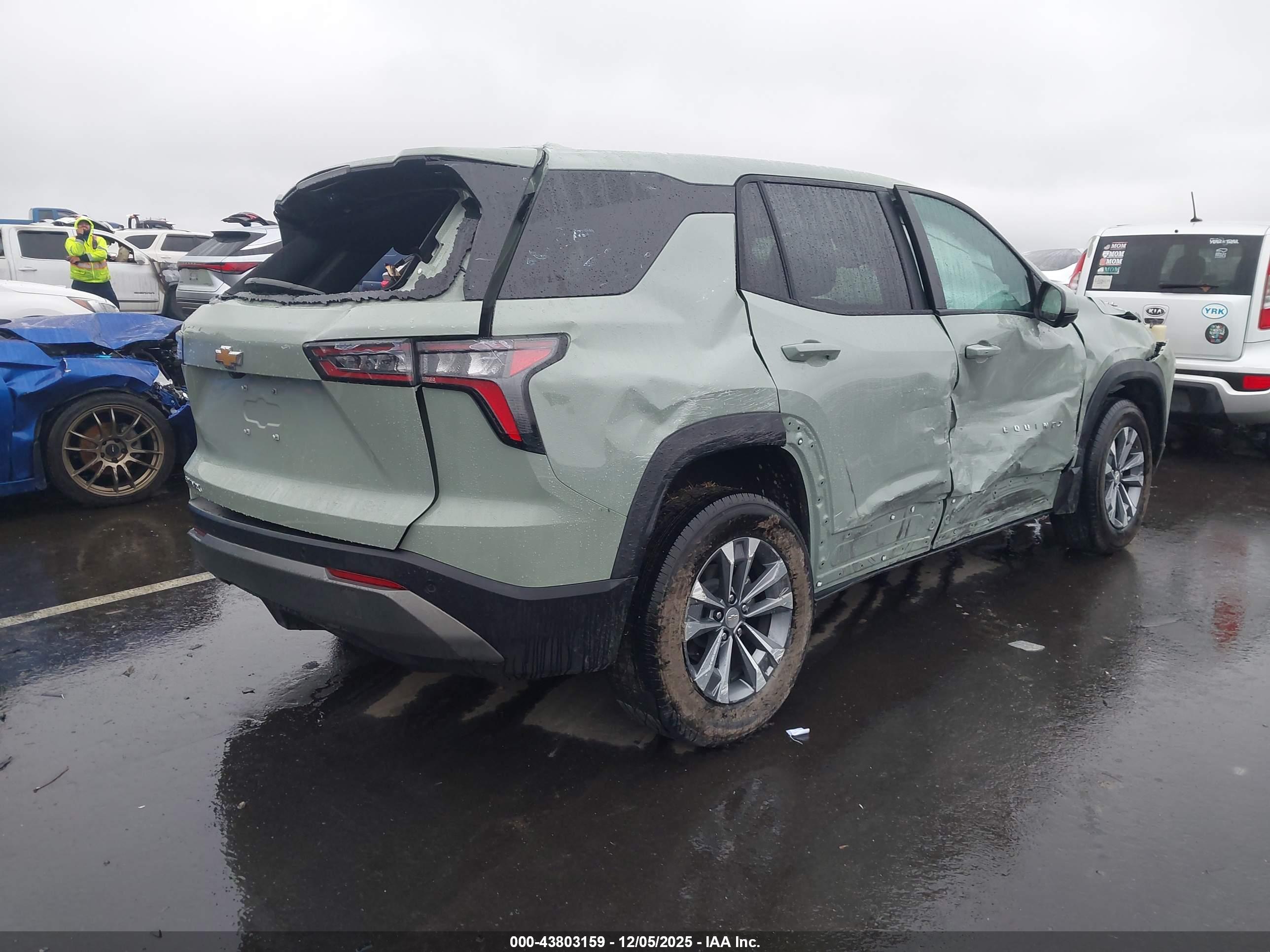 CHEVROLET EQUINOX image 4