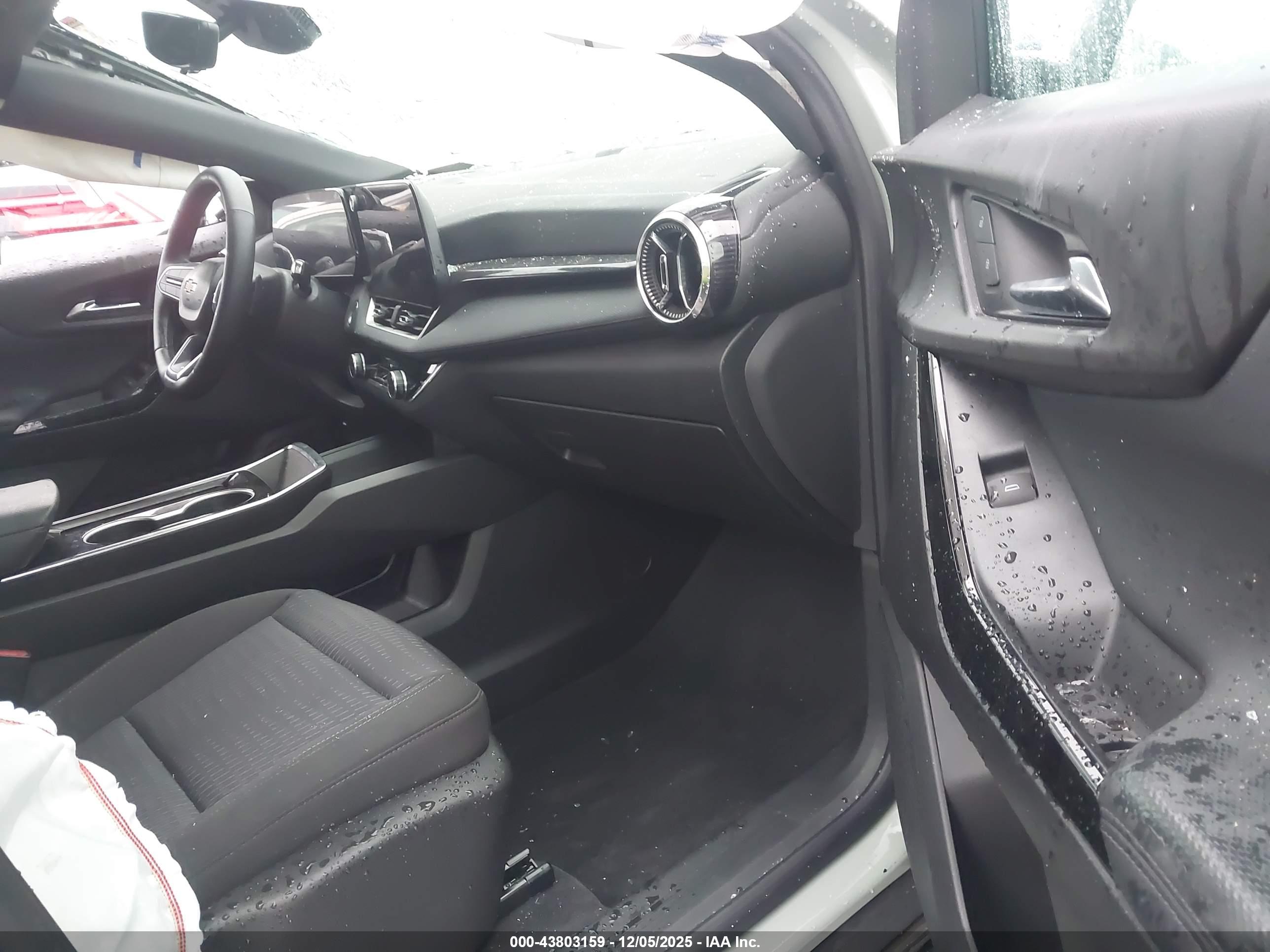 CHEVROLET EQUINOX image 5