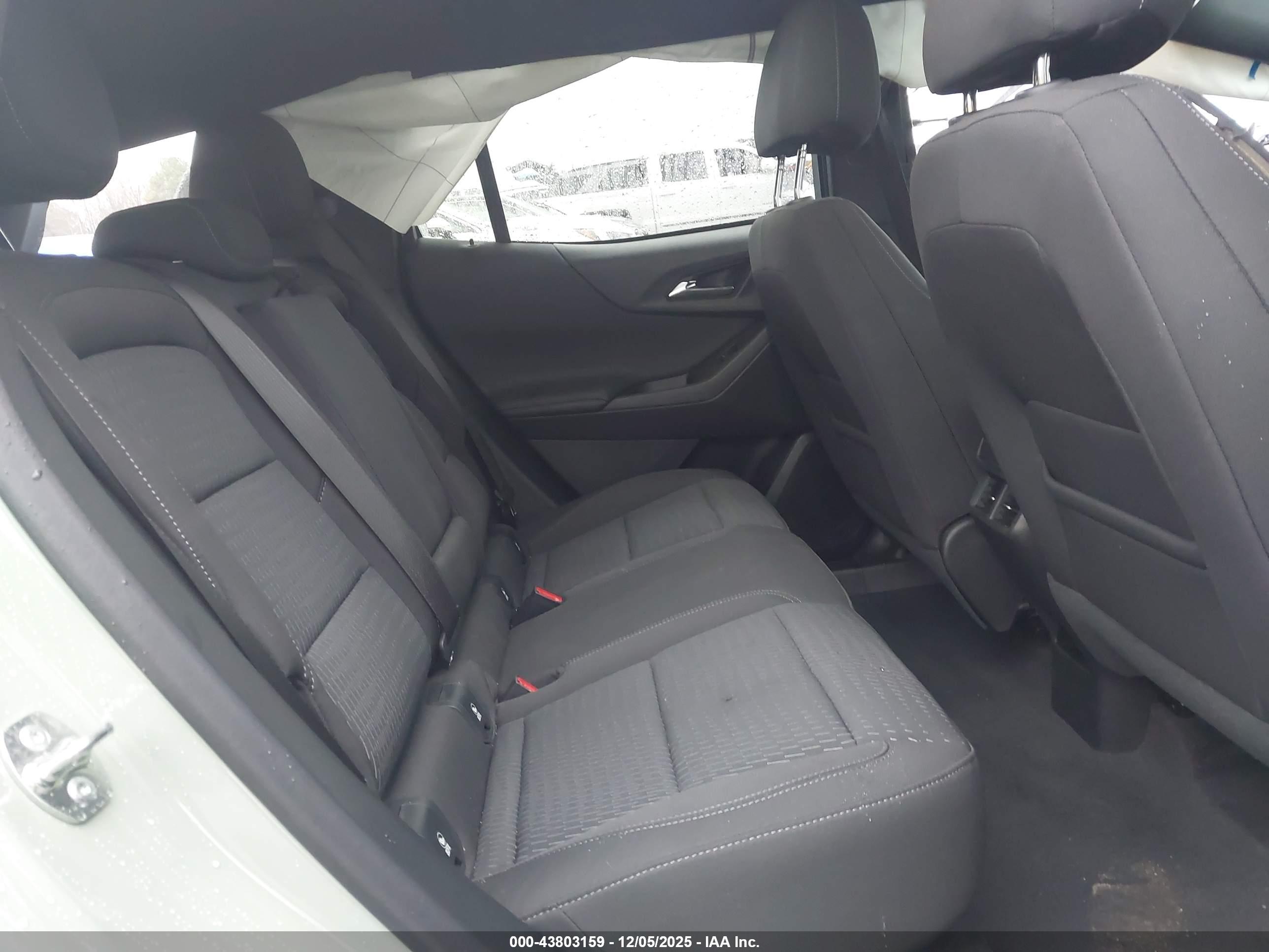 CHEVROLET EQUINOX image 8