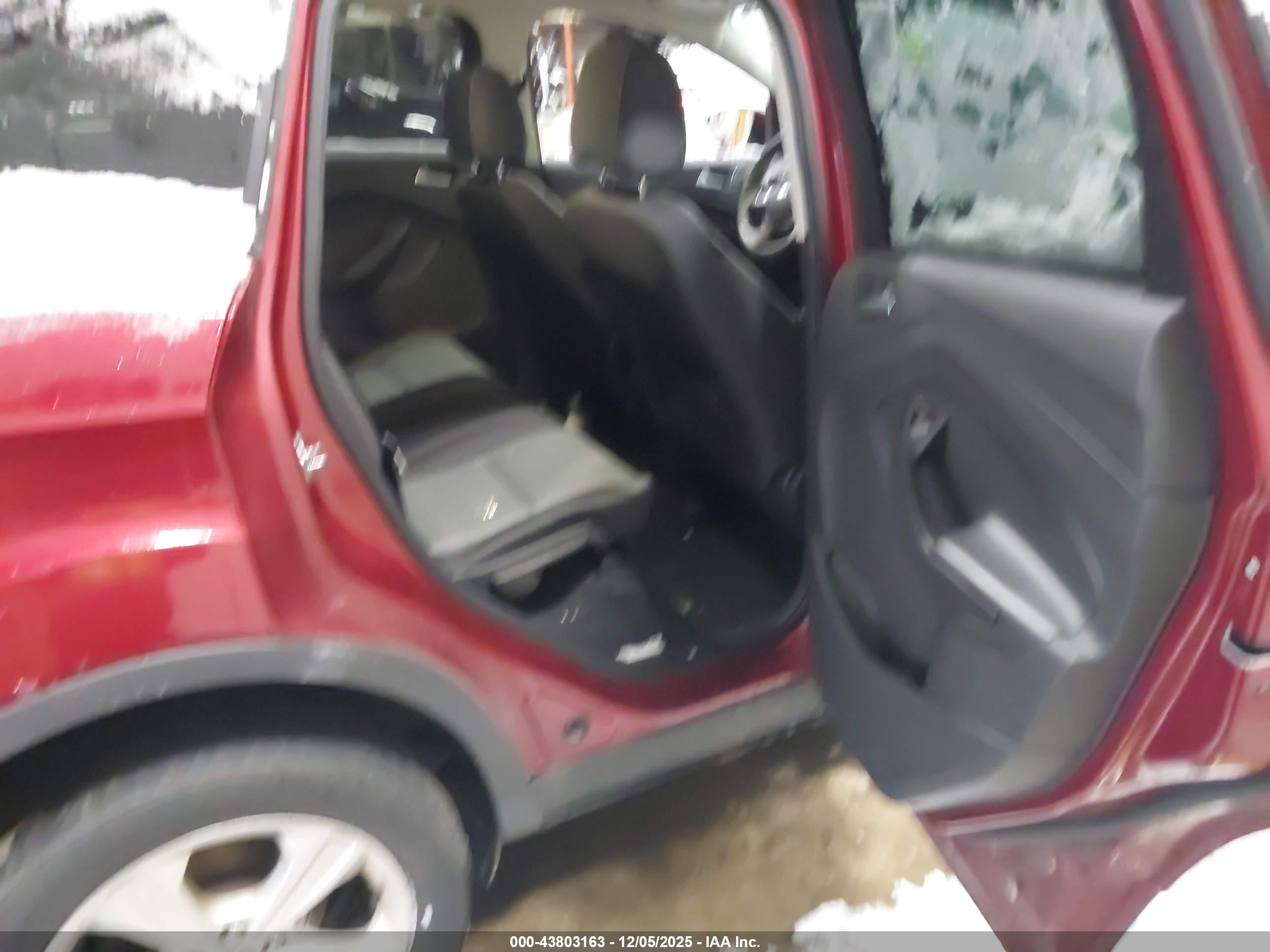 FORD ESCAPE image 8