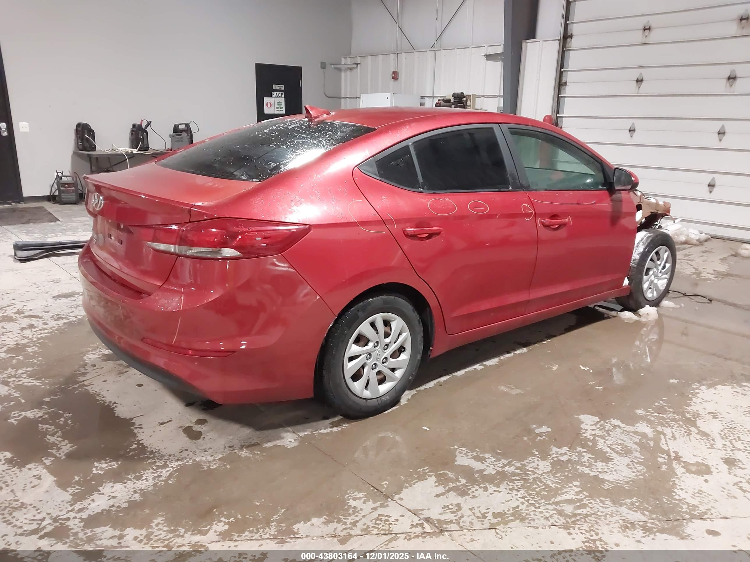 HYUNDAI ELANTRA image 4