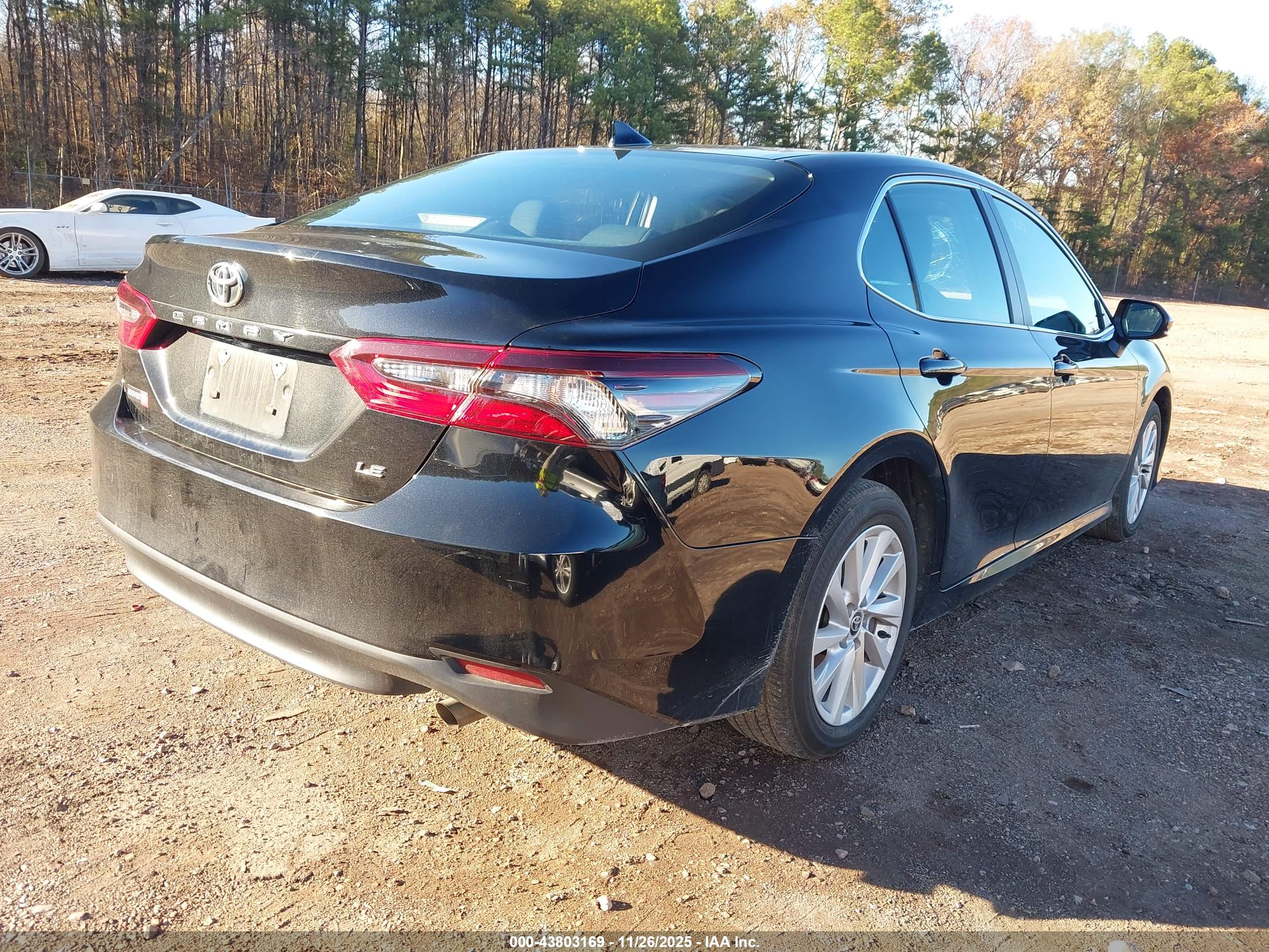 TOYOTA CAMRY image 4