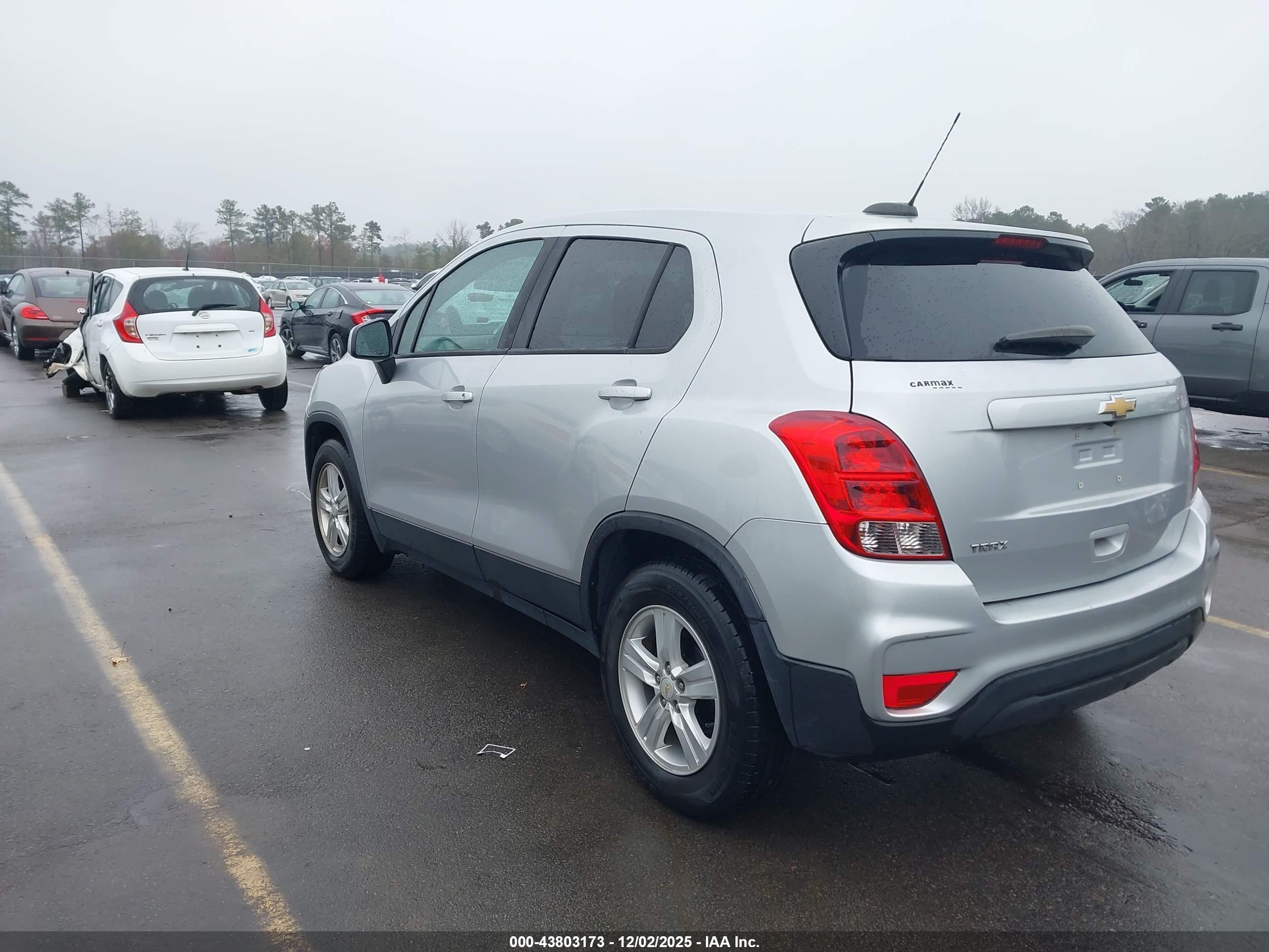 CHEVROLET TRAX image 3