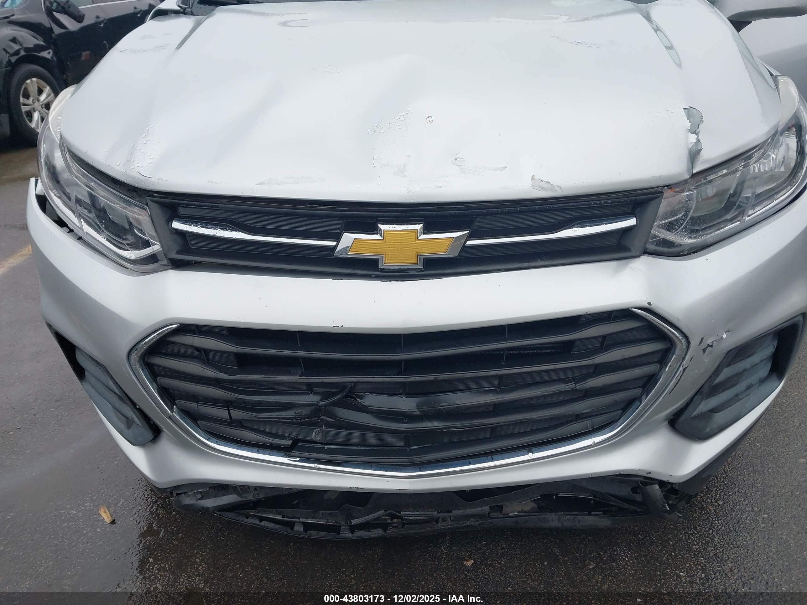CHEVROLET TRAX image 6
