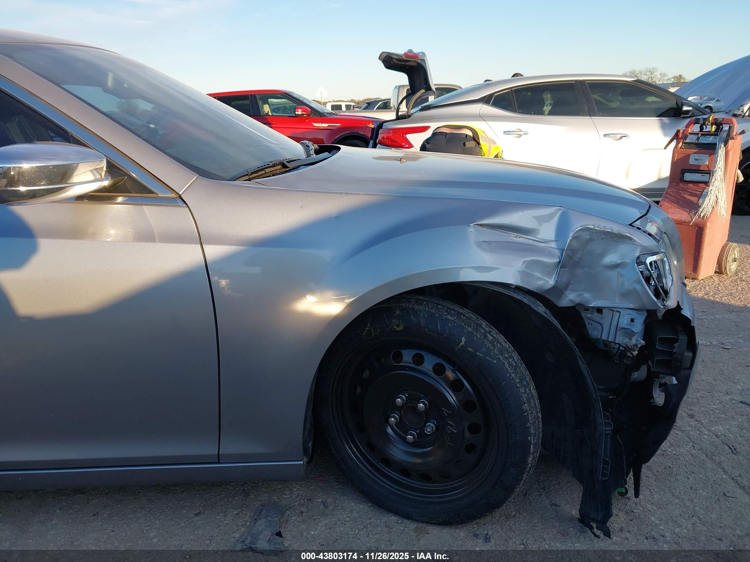 CHRYSLER 300C image 6