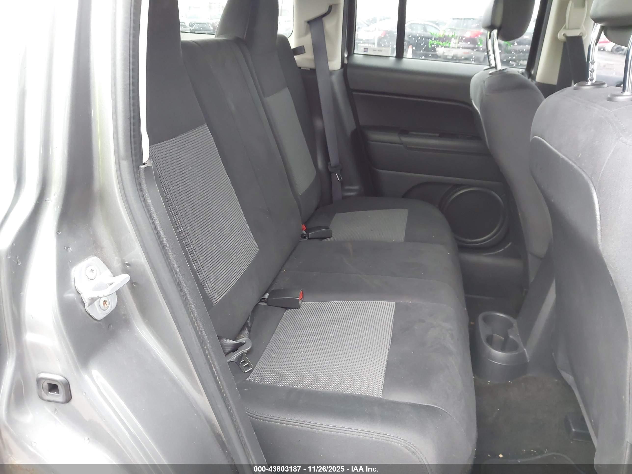 JEEP PATRIOT image 8
