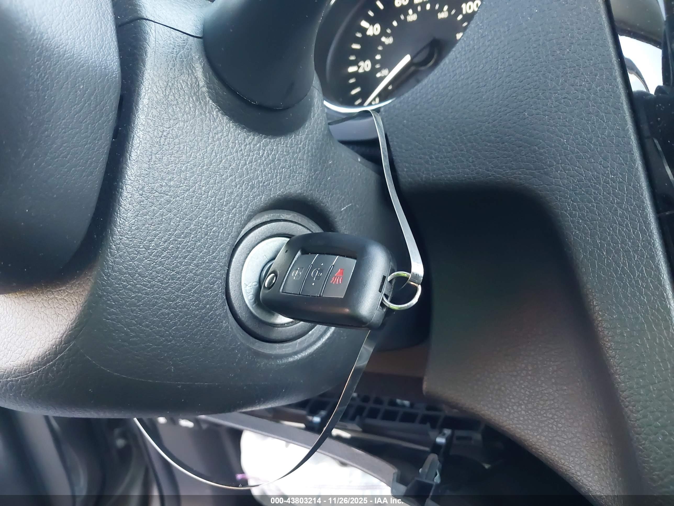 NISSAN ROGUE image 11