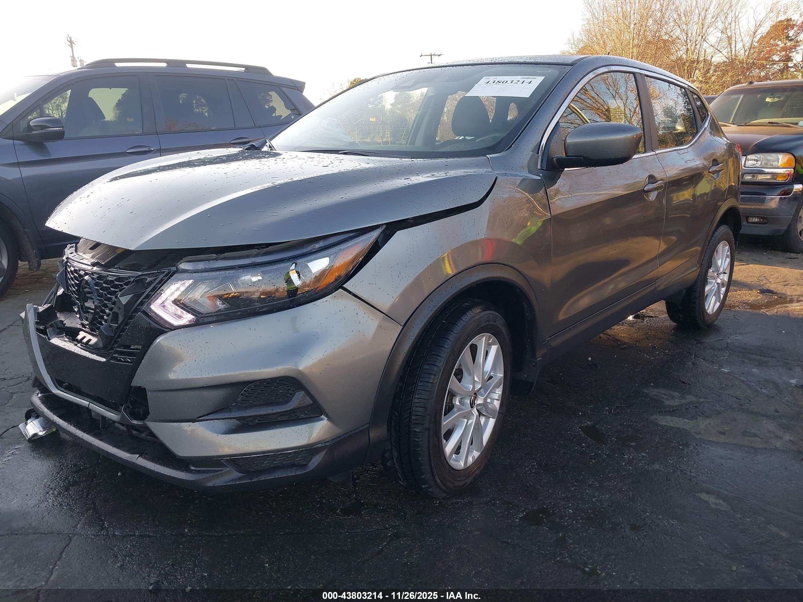 NISSAN ROGUE image 2