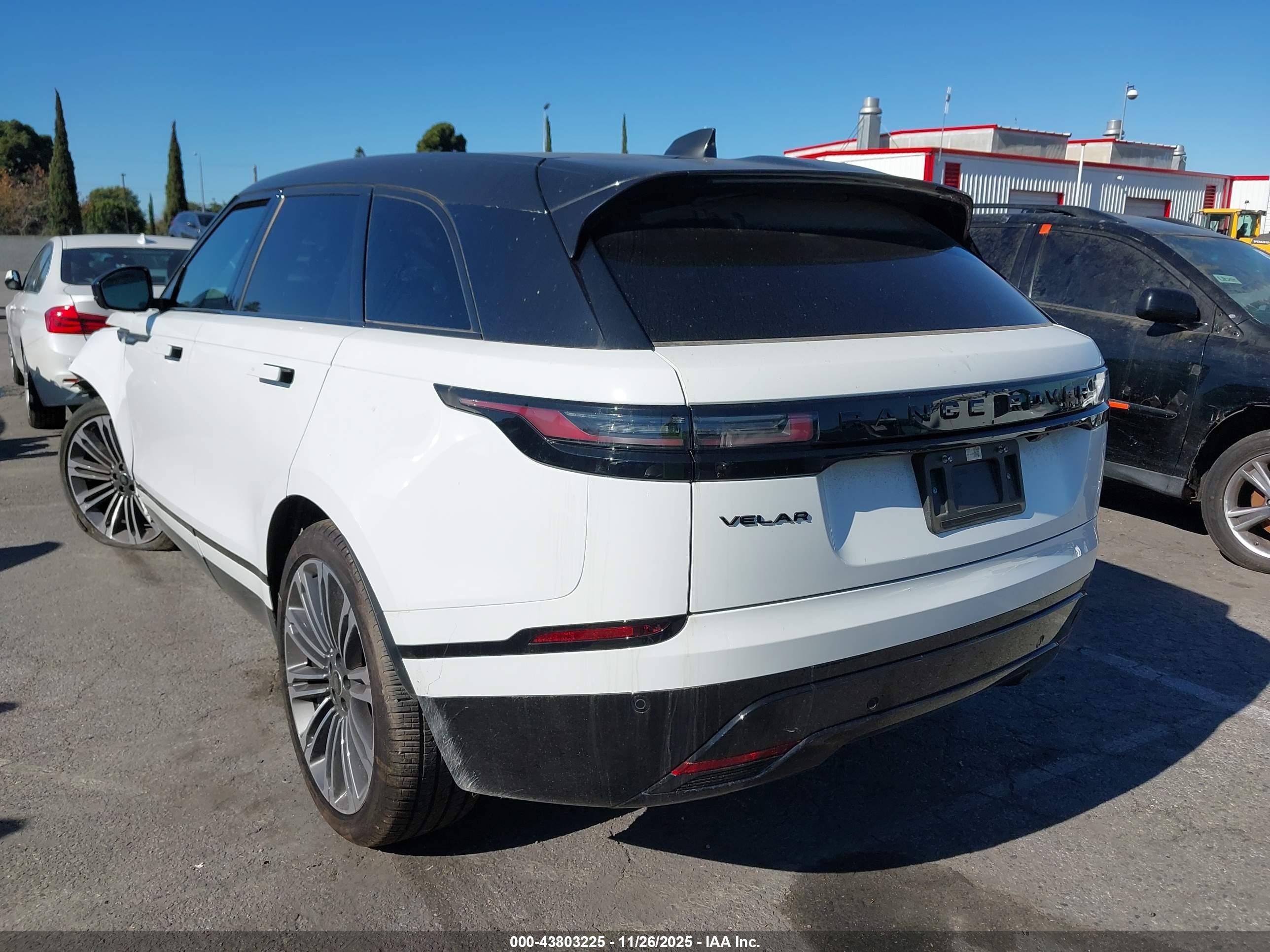 LAND ROVER image 3