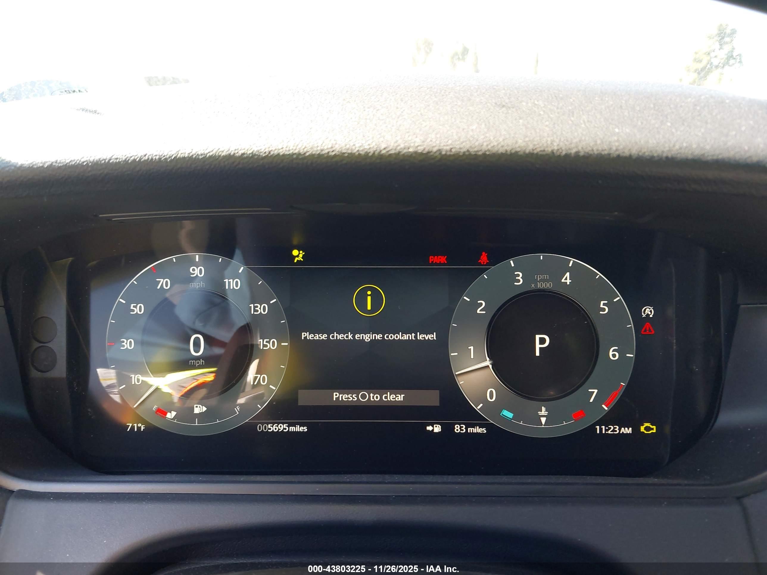 LAND ROVER image 7
