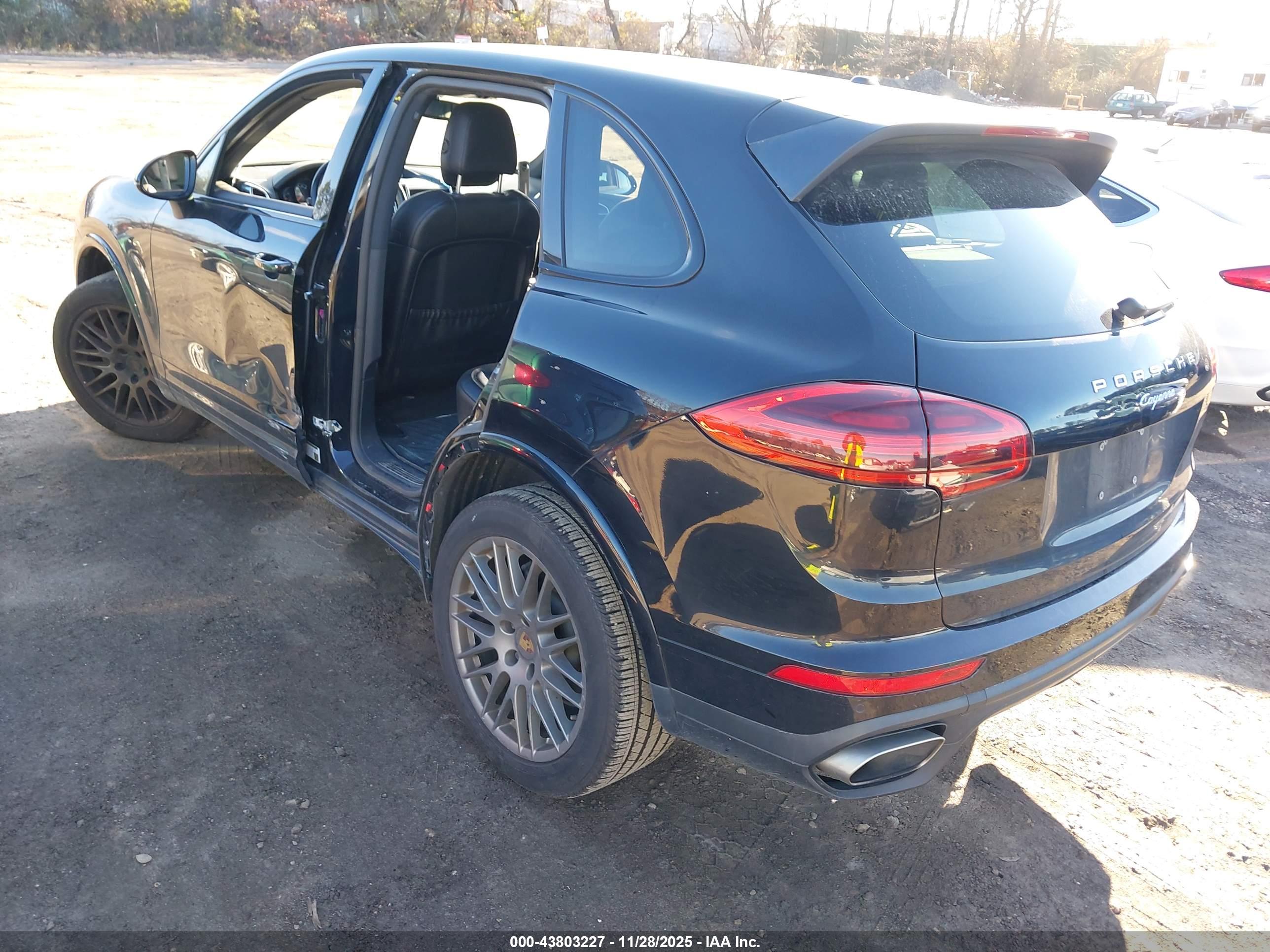 PORSCHE CAYENNE image 3