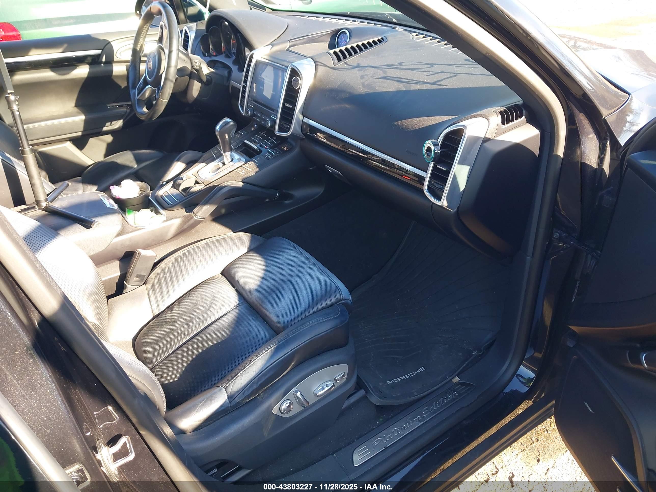 PORSCHE CAYENNE image 5